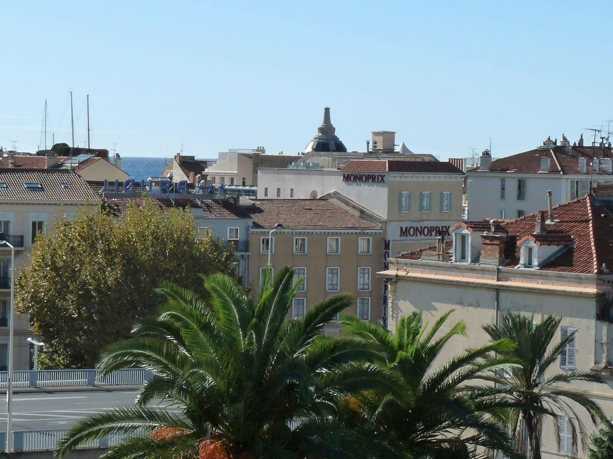 Superb Penthouse In Centre Of Stunning Views Air-conditioning Internet Near The Palais 532