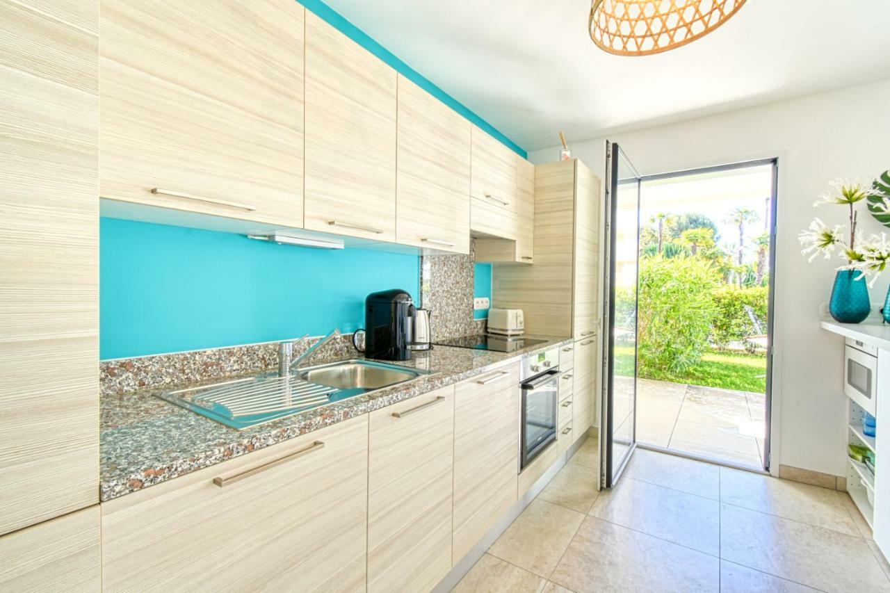 Nice With Private Garden, Pool & Parking Apartment *
