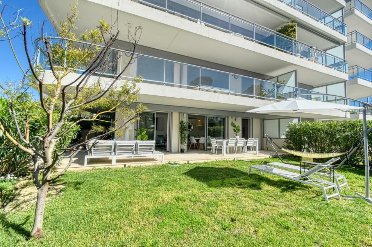 Apartment Nice With Private Garden, Pool & Parking *
