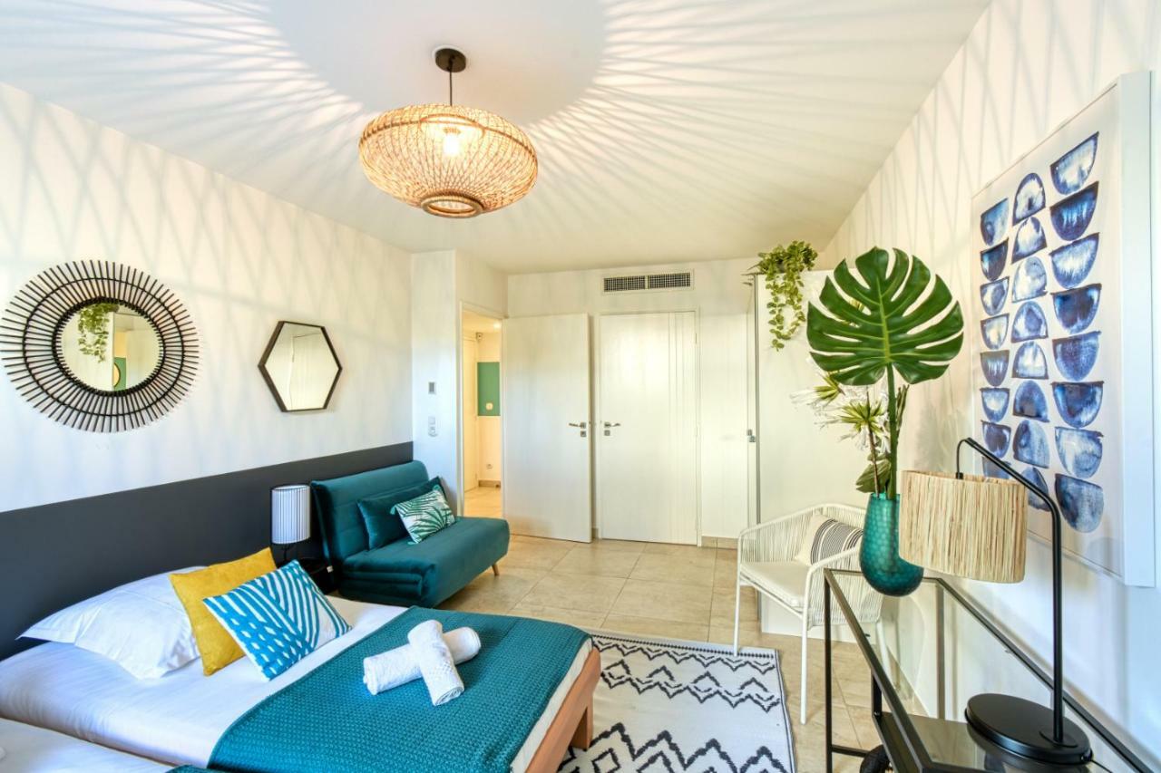 Apartment Nice With Private Garden, Pool & Parking