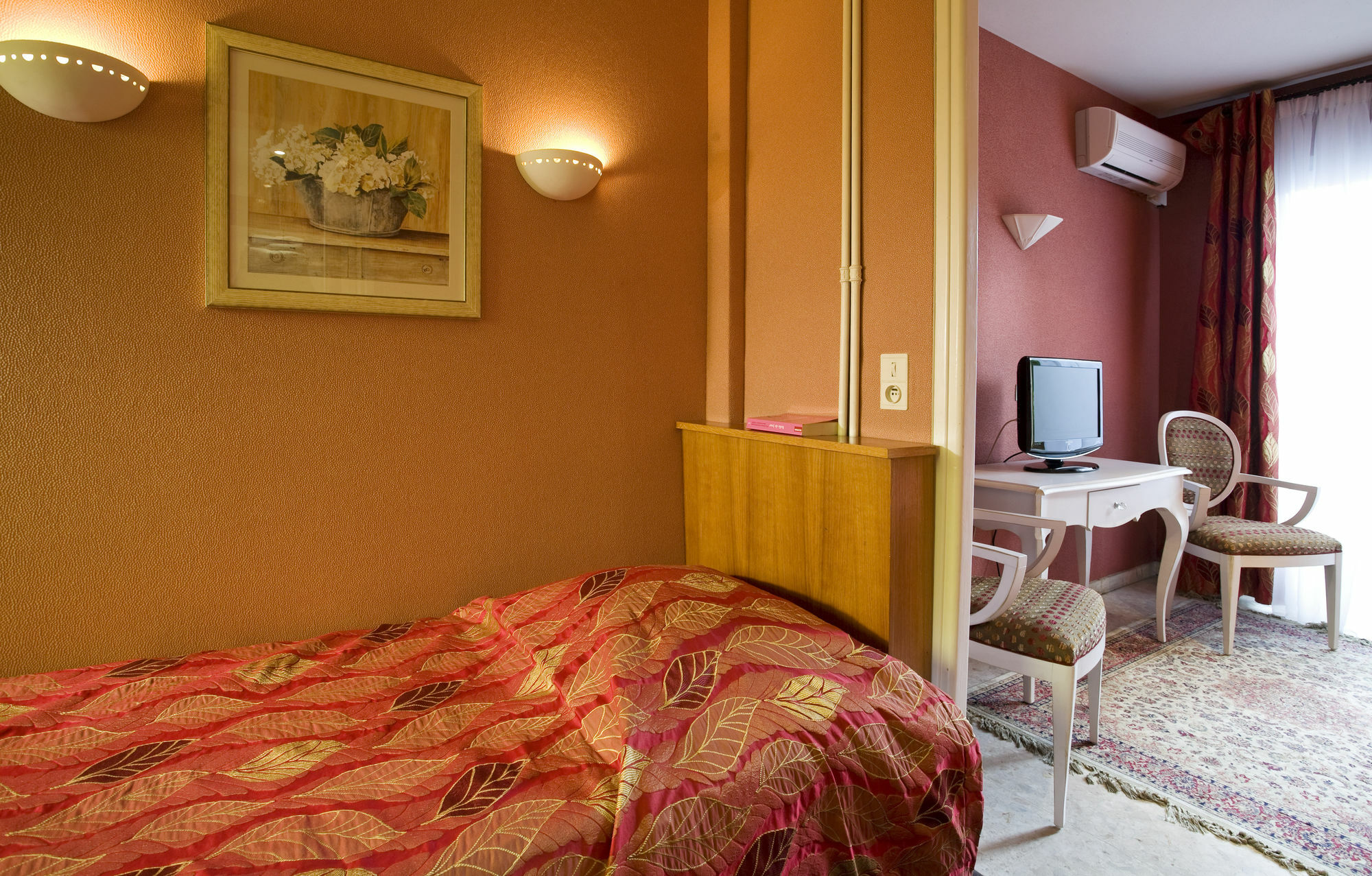 L'olivier - Piscine&parking Hotel 3*