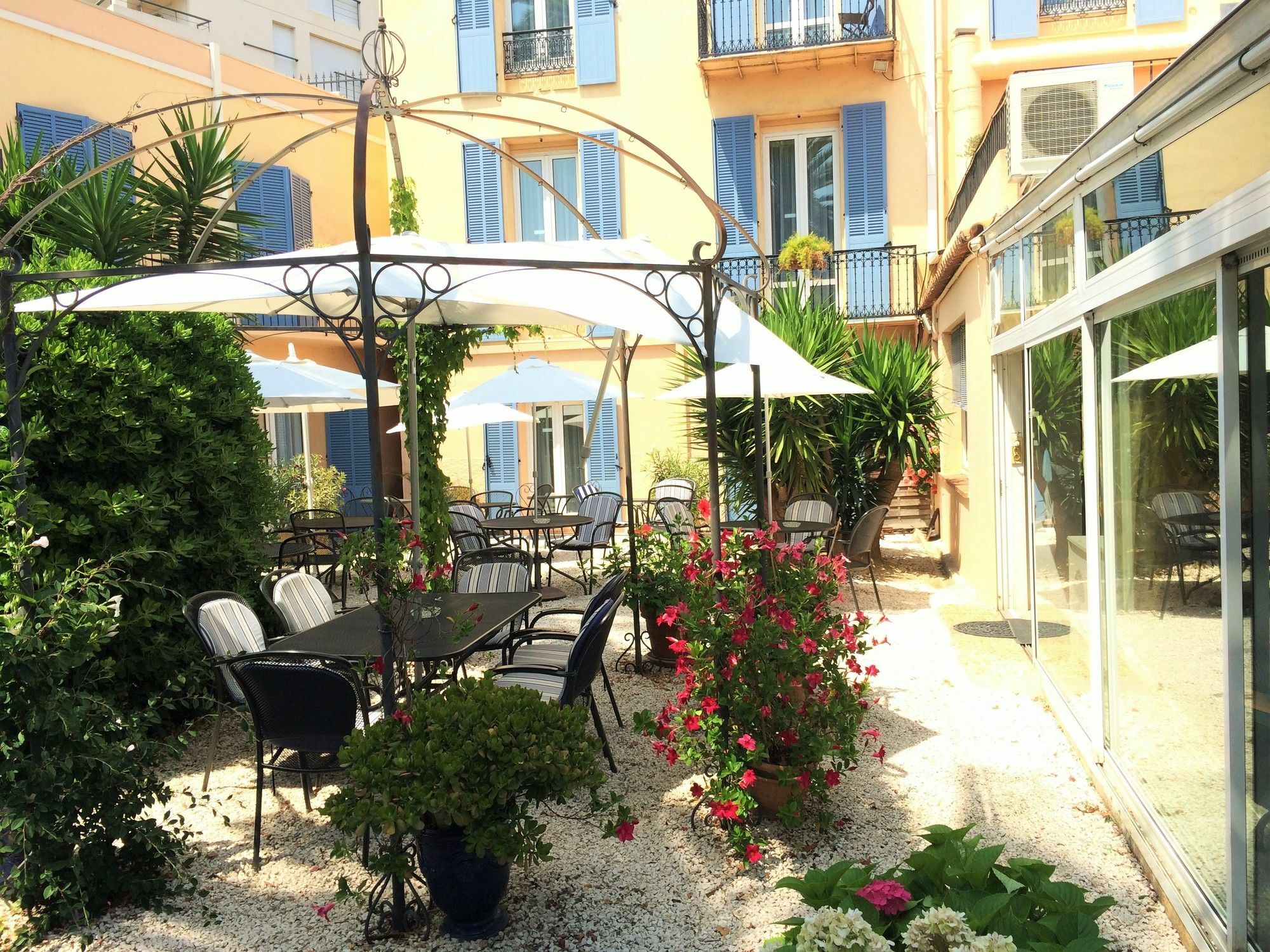 L'olivier - Piscine&parking