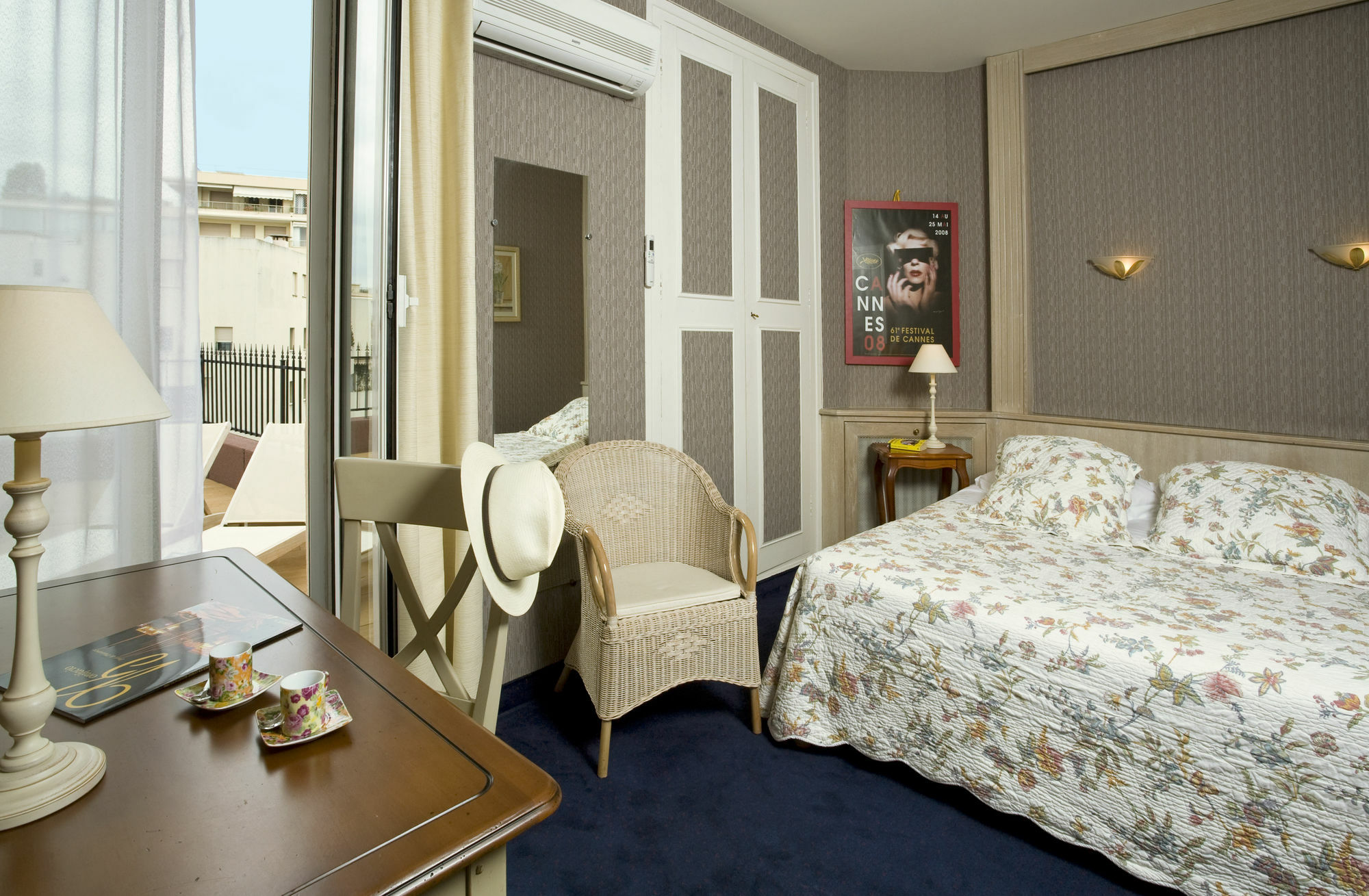 L'olivier - Piscine&parking 3*