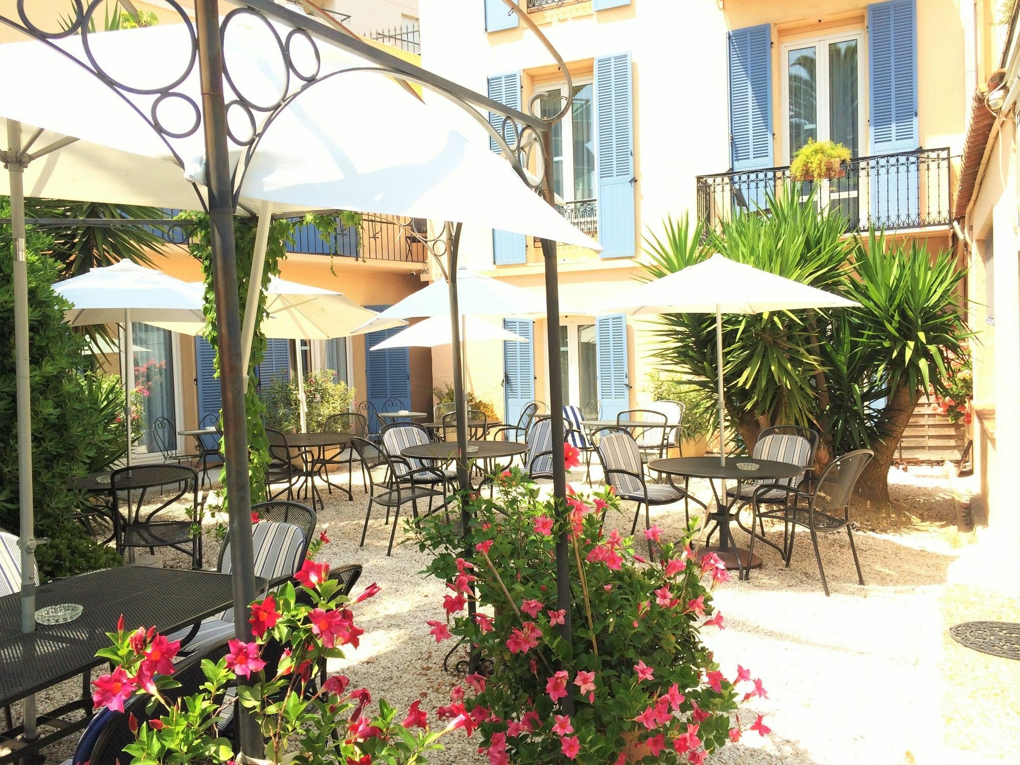 L'olivier - Piscine&parking Hotel 3*