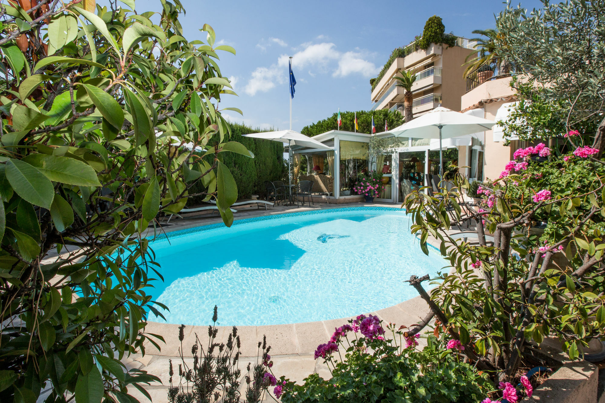 L'olivier - Piscine&parking 3* Cannes