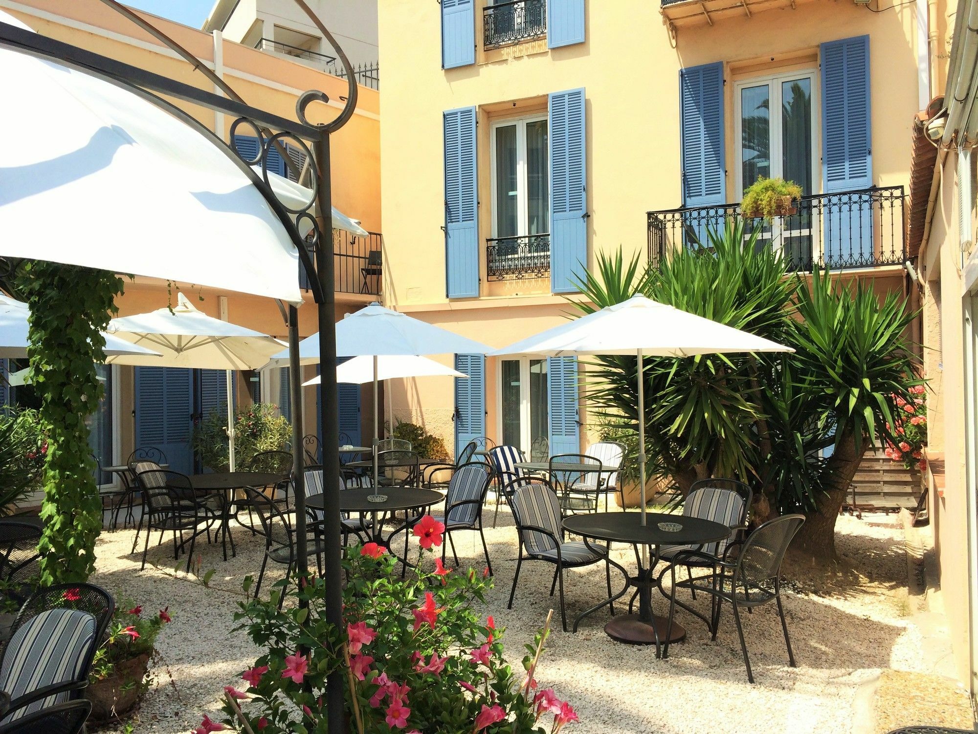 L'olivier - Piscine&parking Hotel 3*