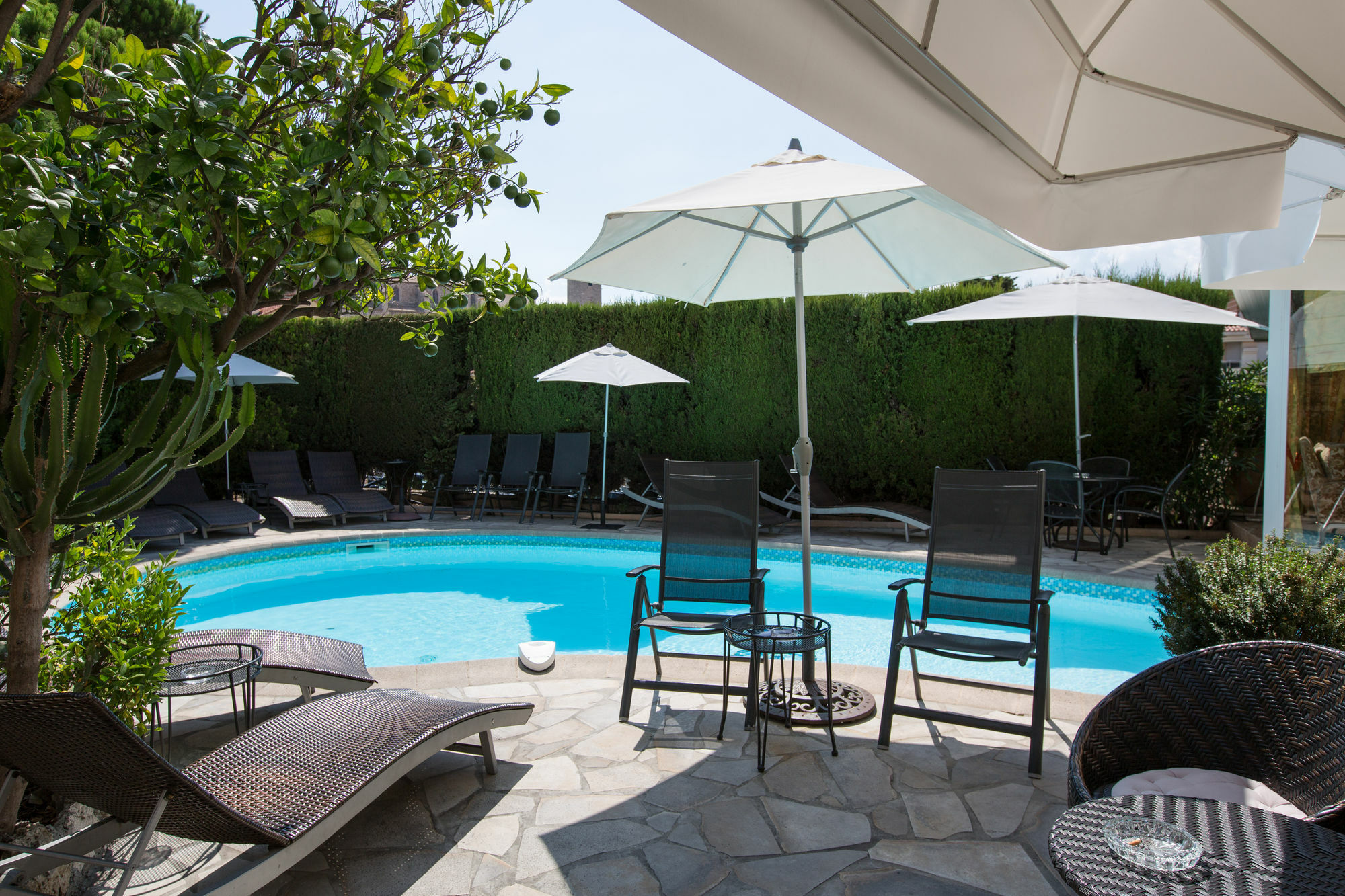 L'olivier - Piscine&parking 3*