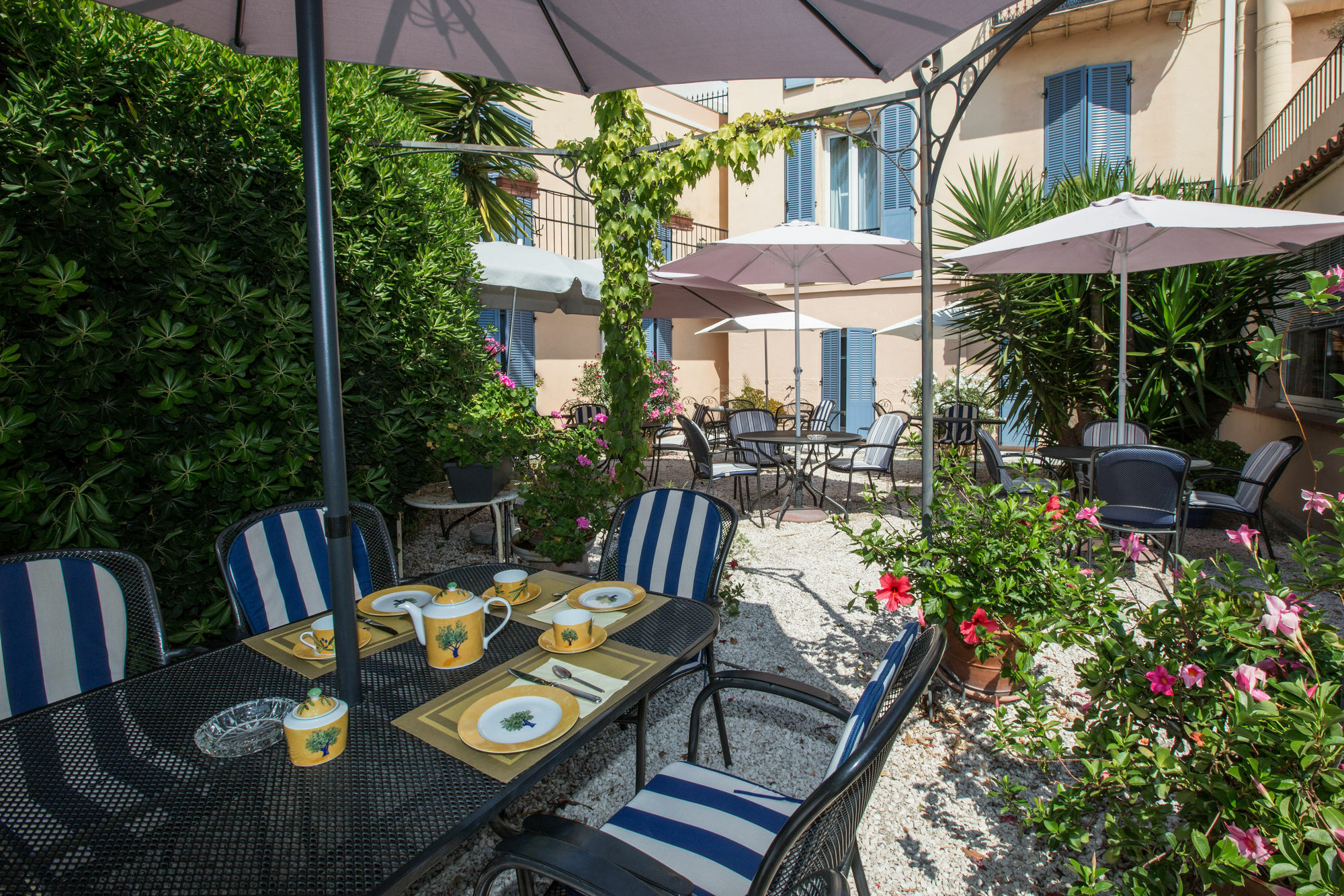 Hotel L'olivier - Piscine&parking 3*