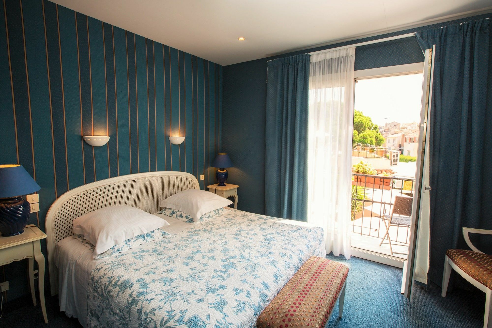 Hotel L'olivier - Piscine&parking 3*