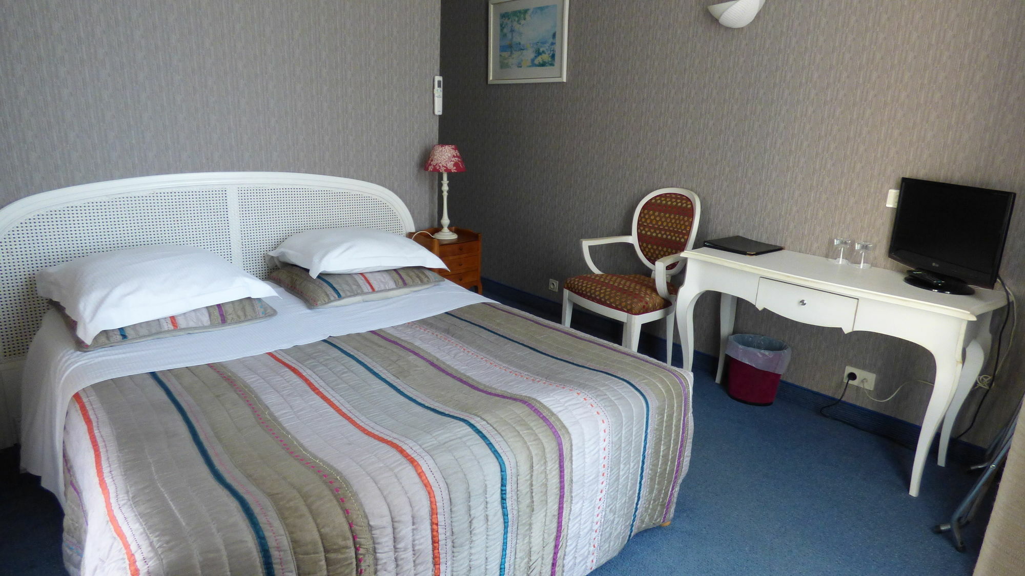 Hotel L'olivier - Piscine&parking 3*