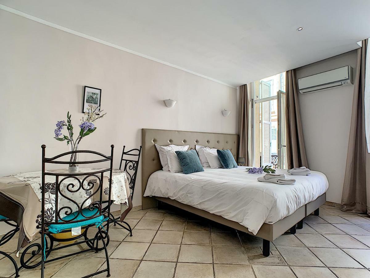 Chryseis Apartment