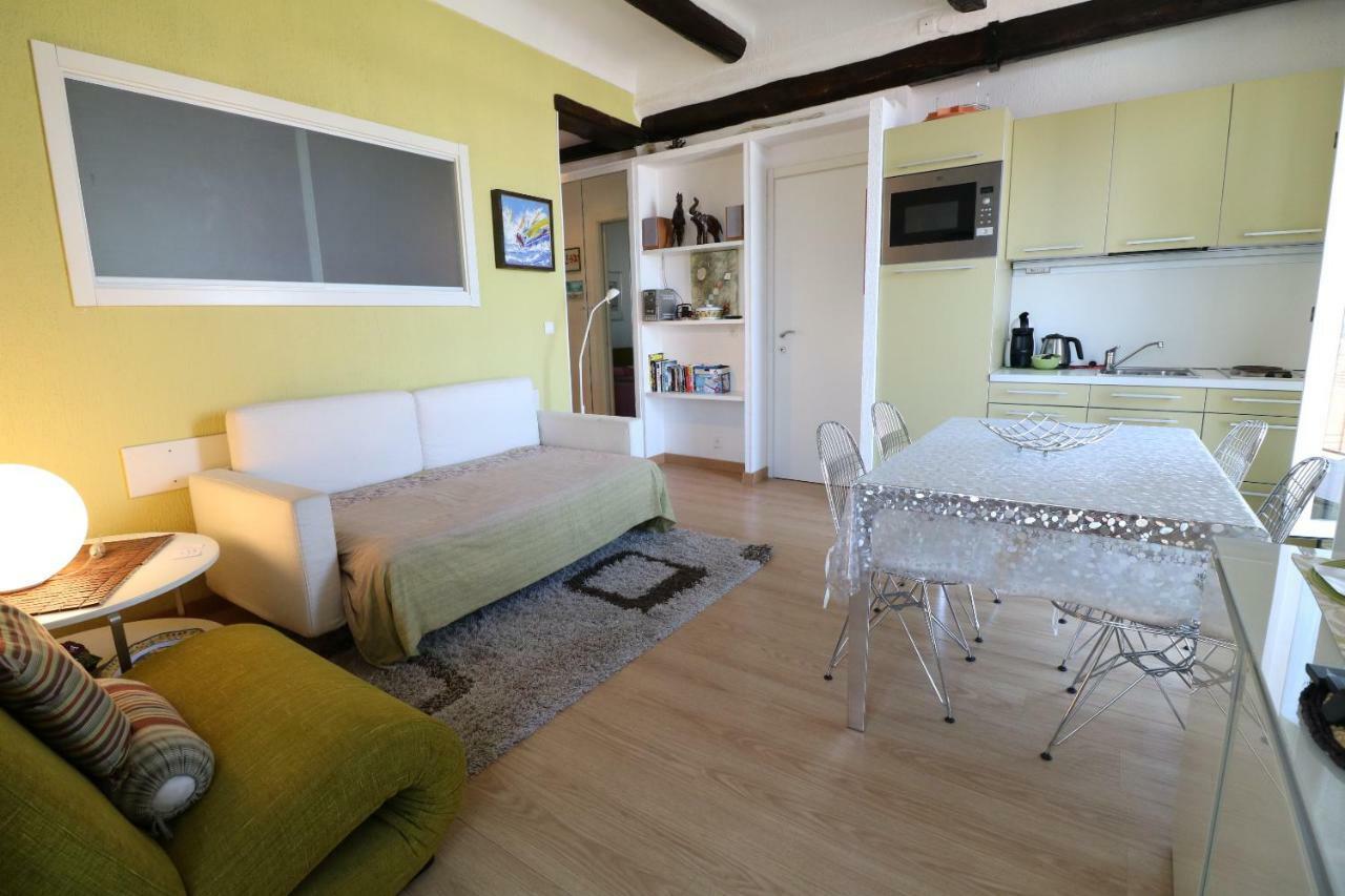 1 Bedroom Suquet, 6 Min From The Palais, Balcony & Port View 220 Cannes