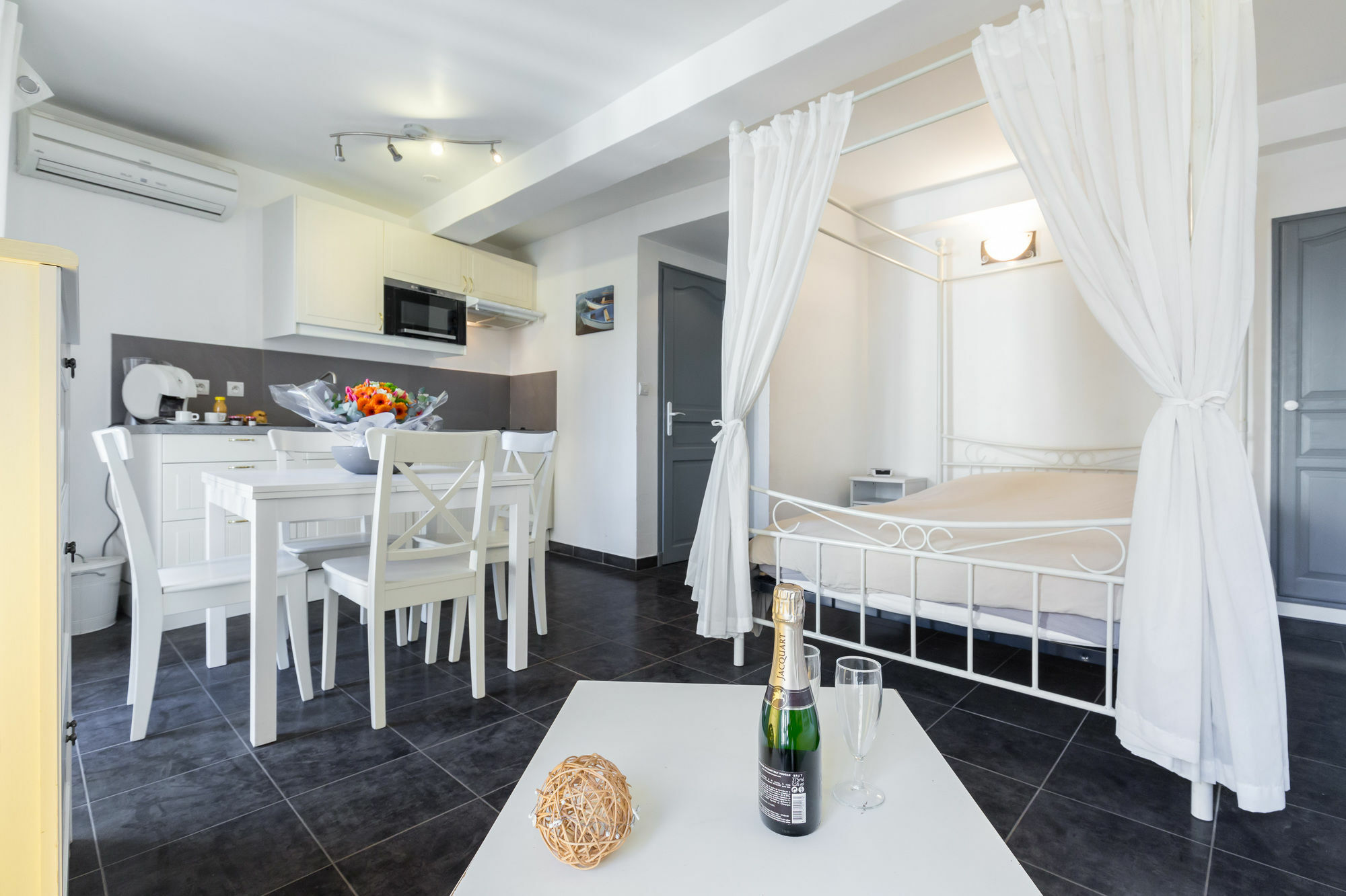 Florella Marechal Joffre Apartment