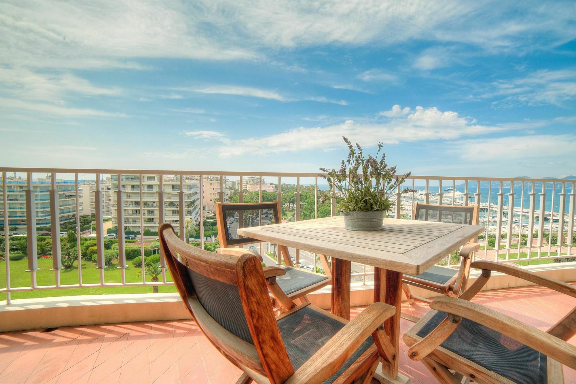 Apartment Les Dunes Sur La 2 Cannes