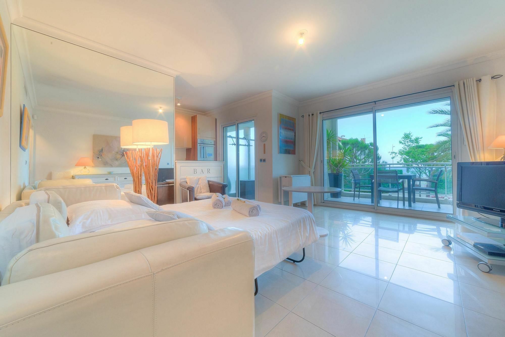 Apartment Royal Palm 1 *