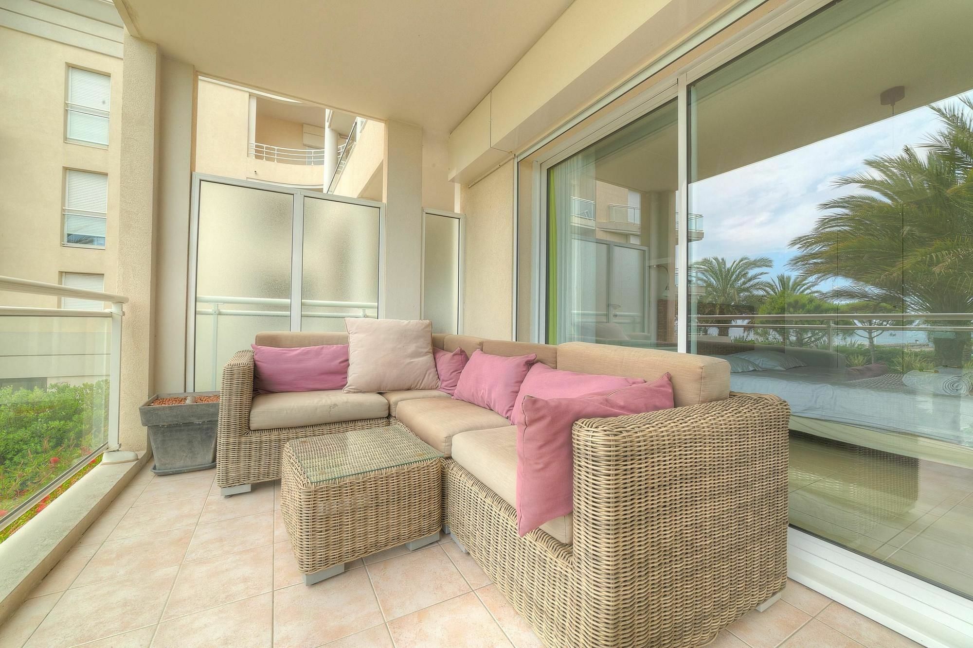 Apartment Royal Palm 1 *