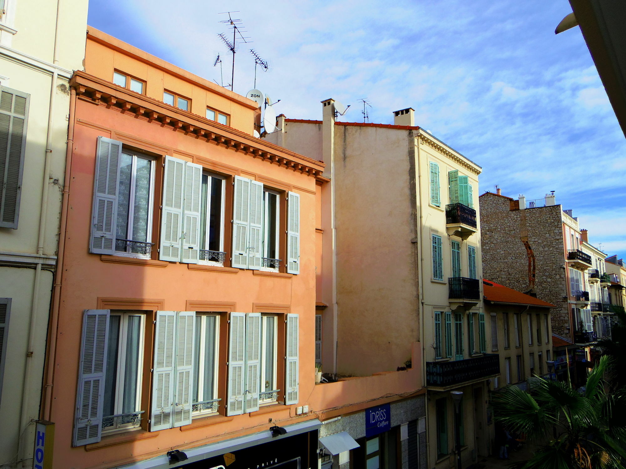 Mimont By Welcome To *