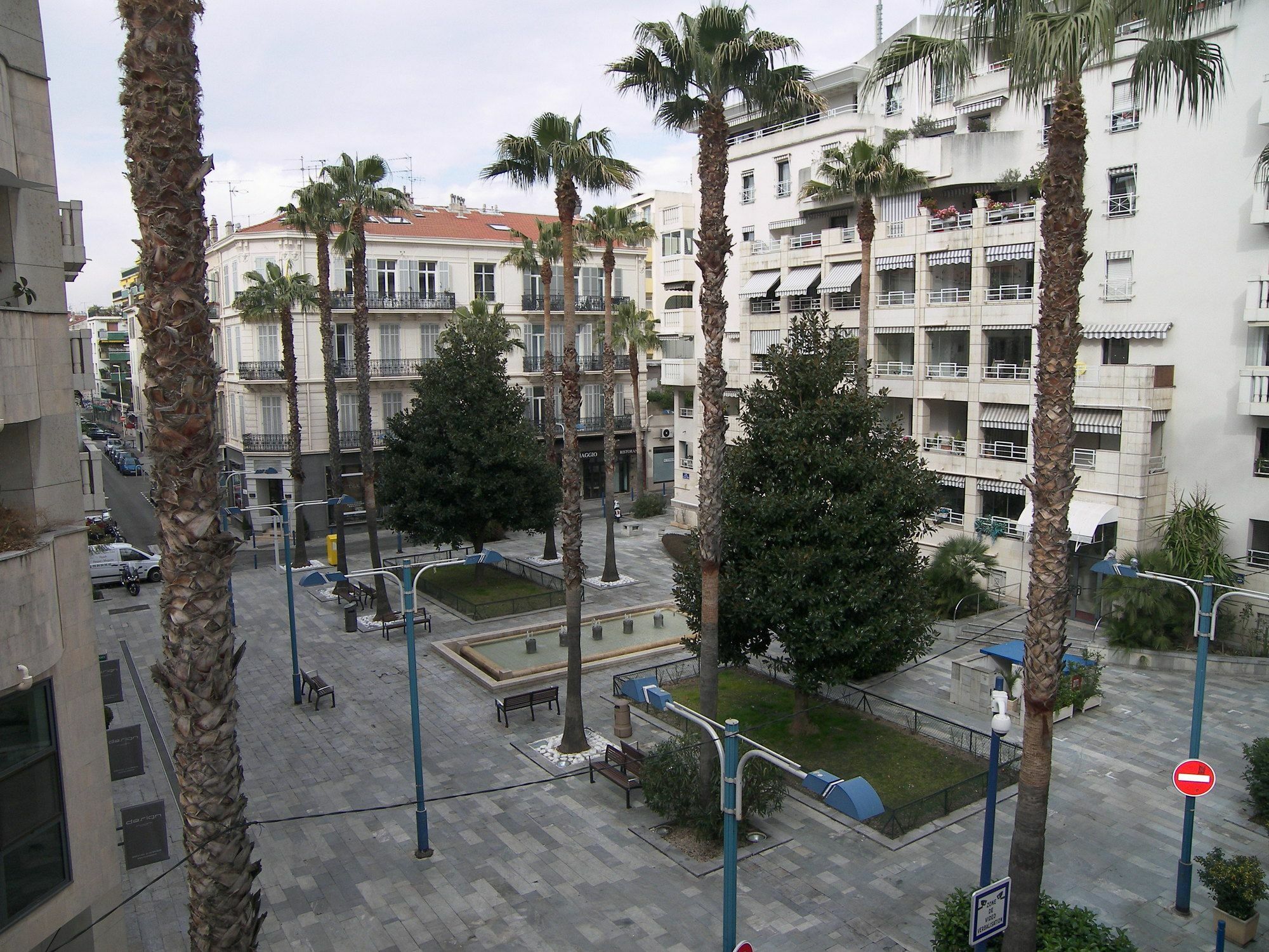 Modern Deluxe Two-bedroom * Cannes