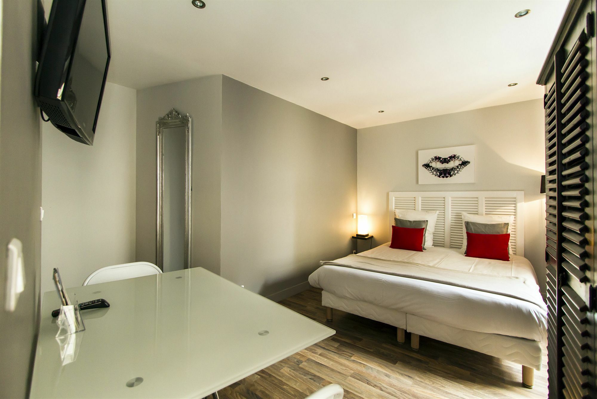 Florella Jean De Riouffe Apartment Cannes