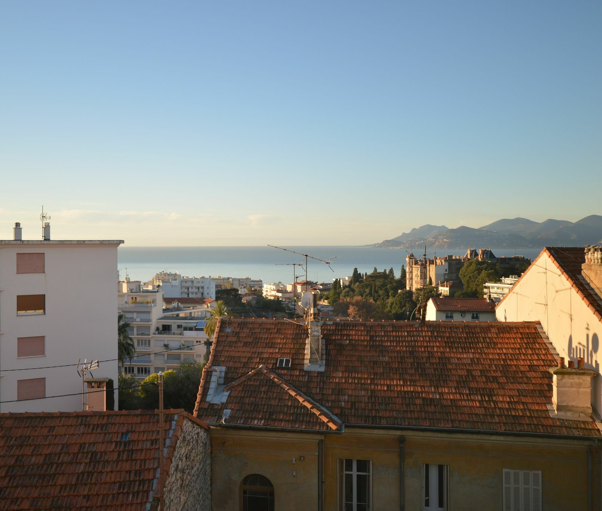 Good Value3 Bedrooms Appartement *