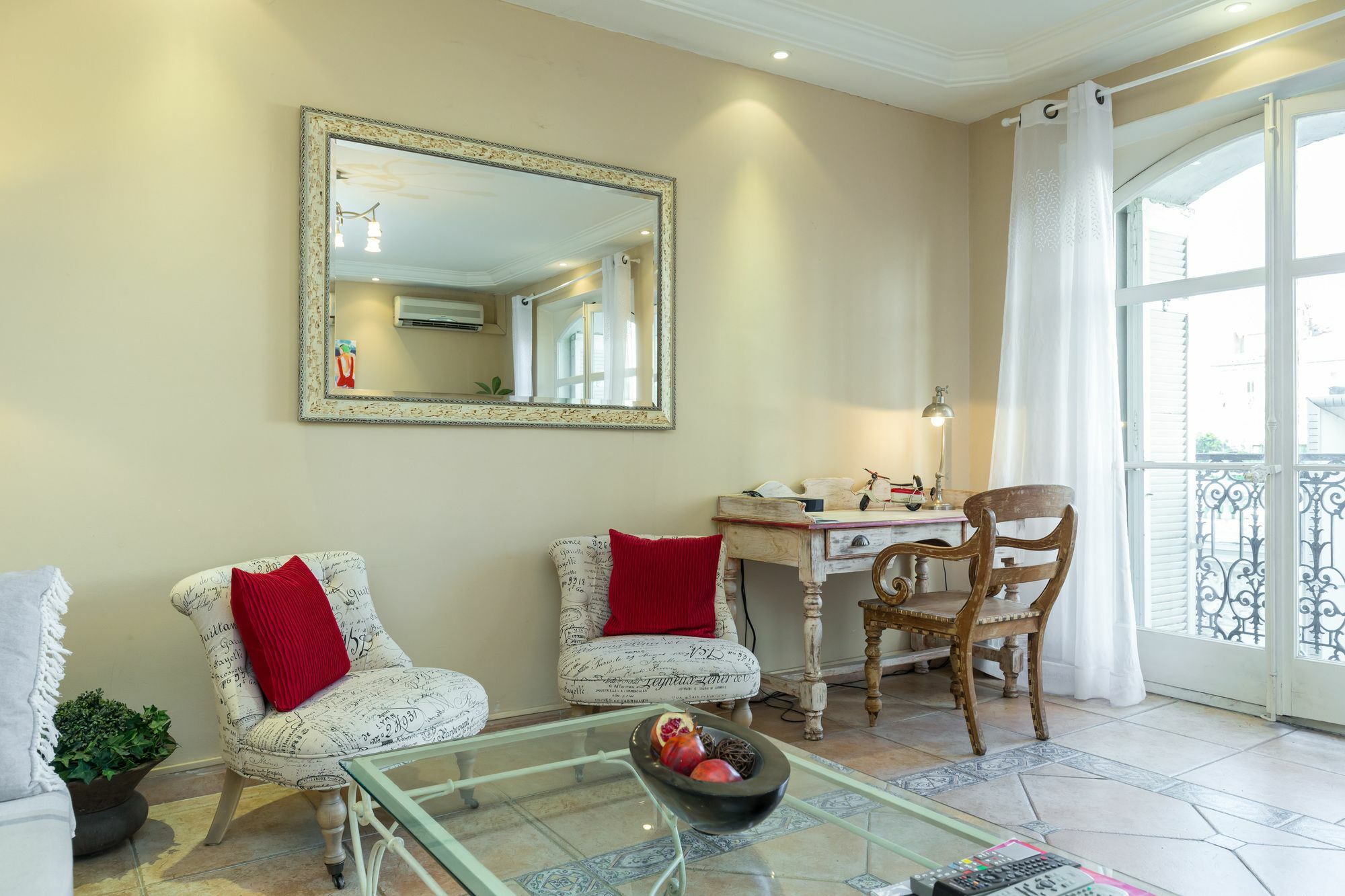 Lovely 2 Bed 2 Bath In On Rue Antibea Easy Walk To The Palais 224 Appartement Cannes
