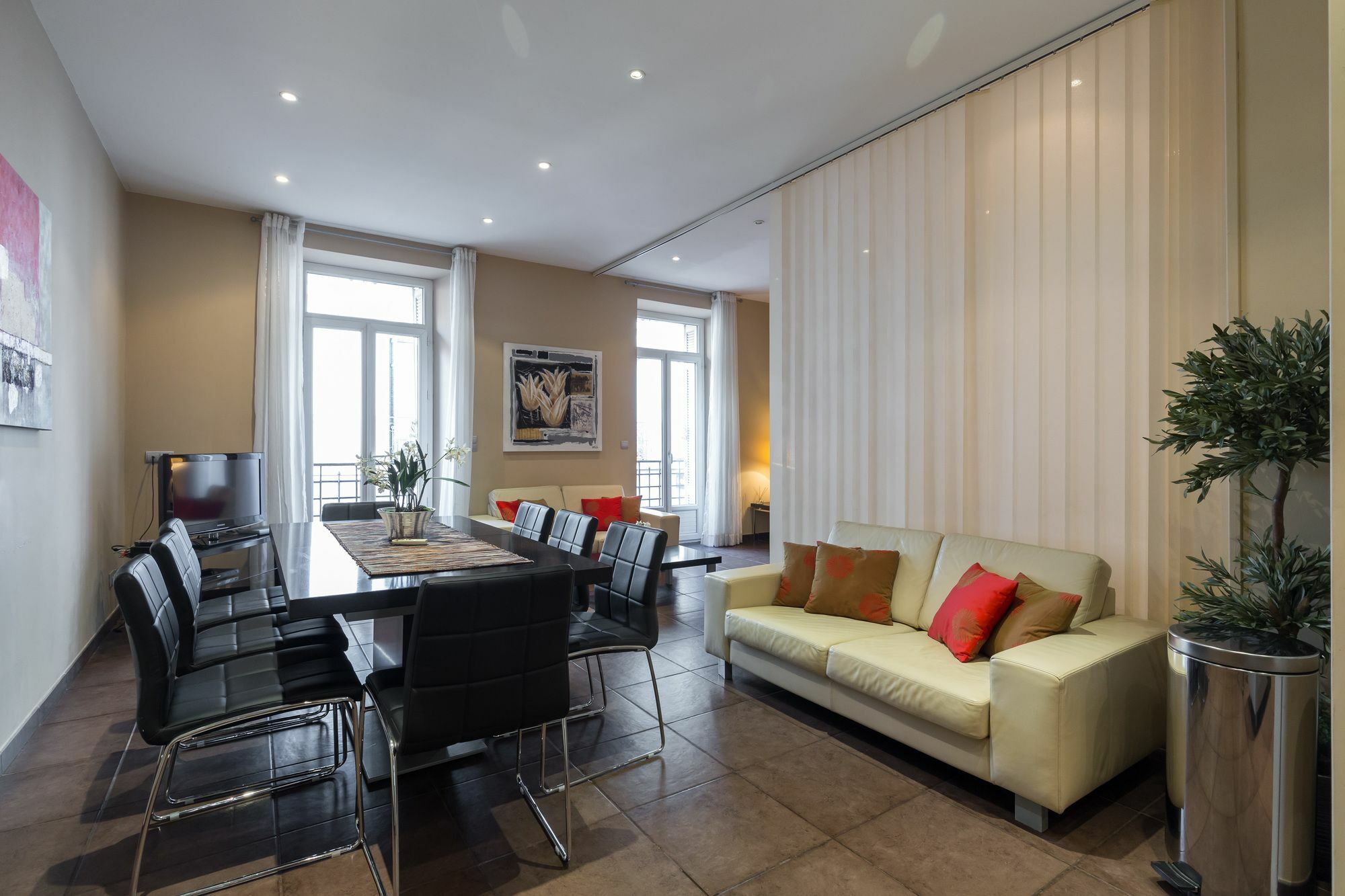 La Poste Apartment *