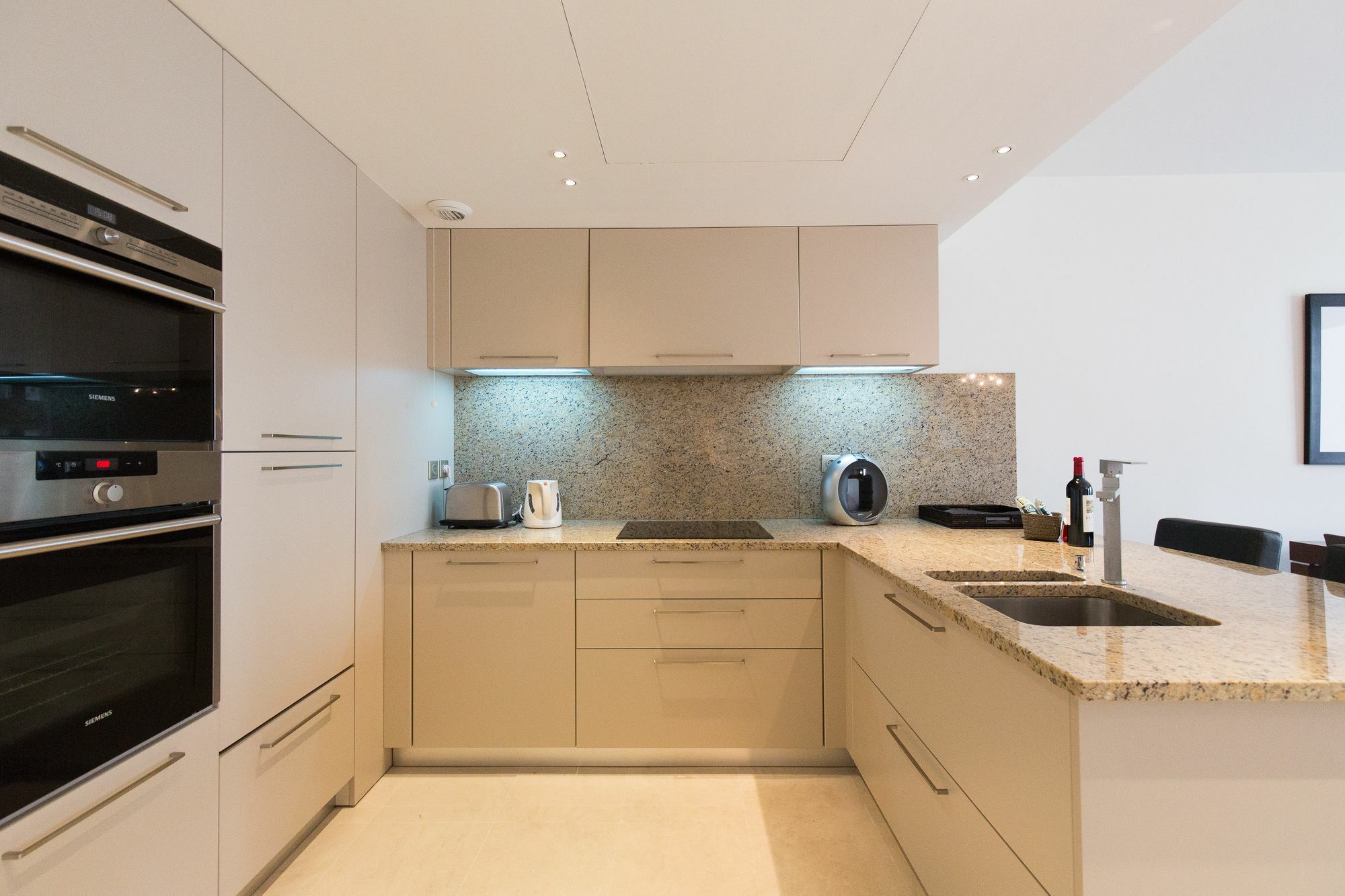 Carlton Riviera Apartment