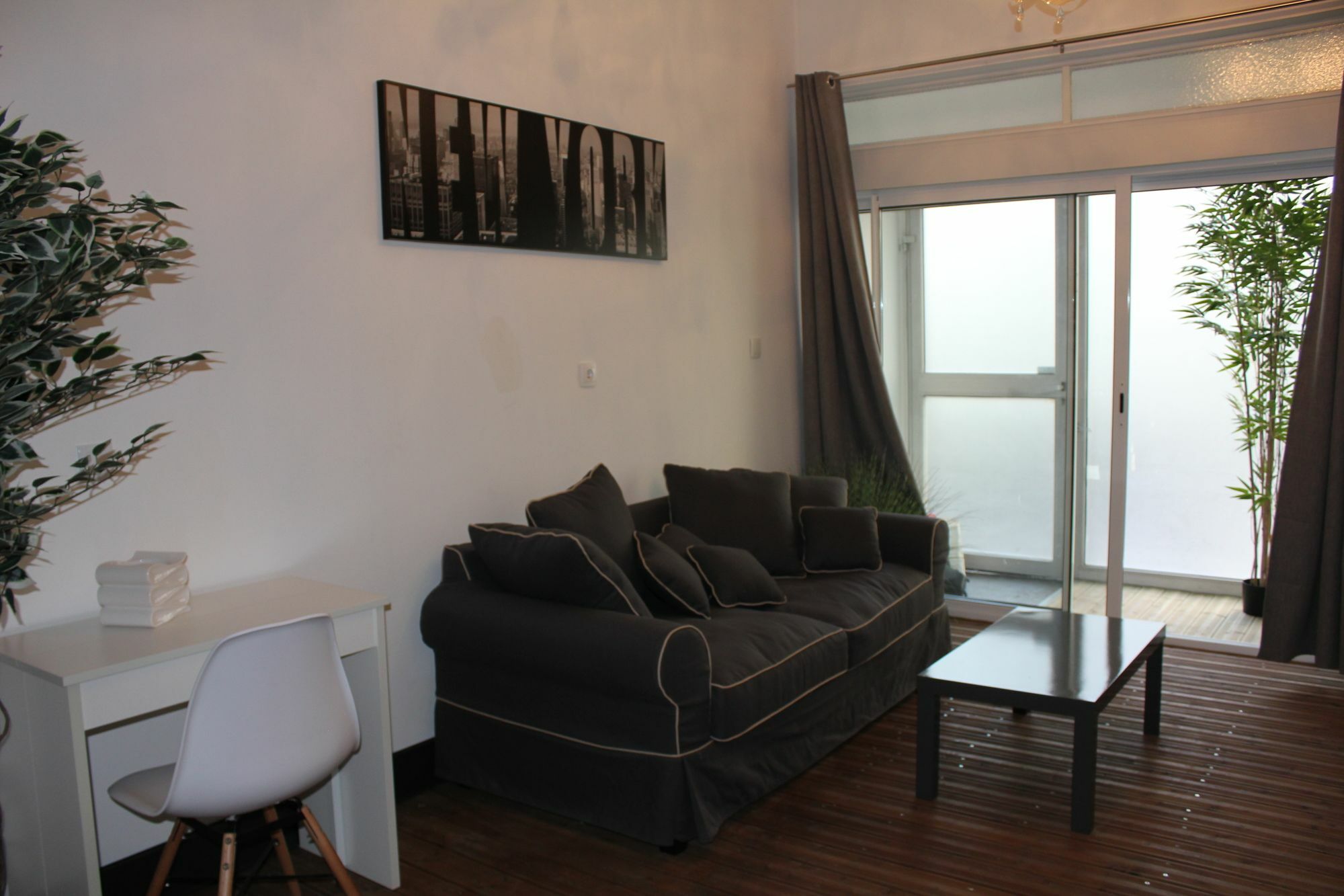 Happyrent Chapparal Apartment *