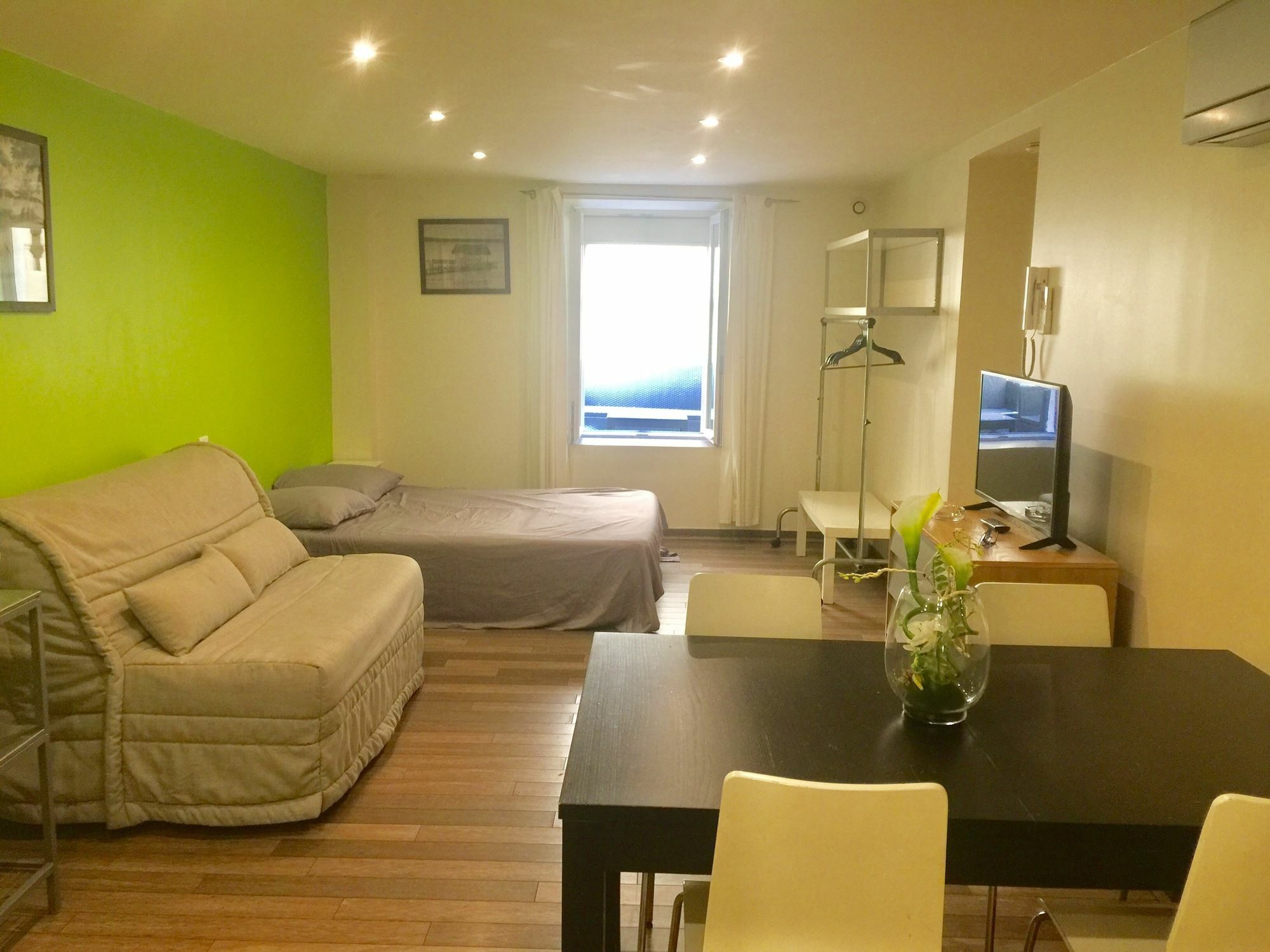 Gambetta Apartment