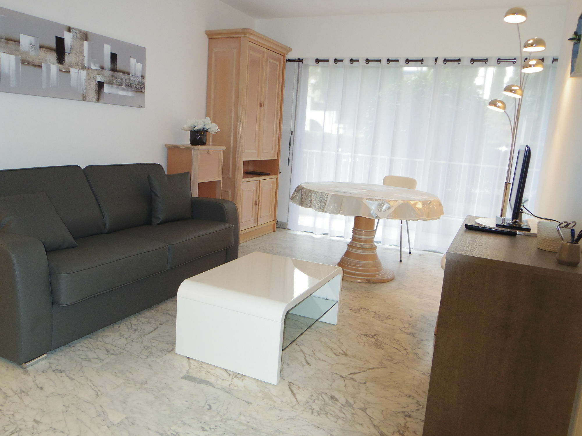 Welcome To - Rue De Russie Apartment