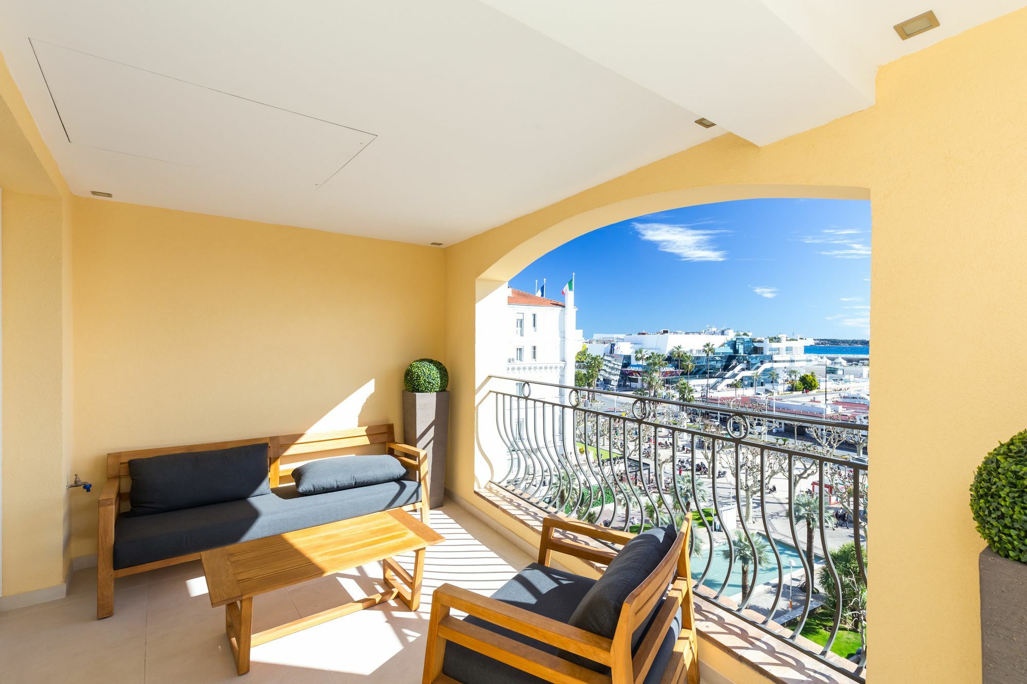 Palais View Cannes