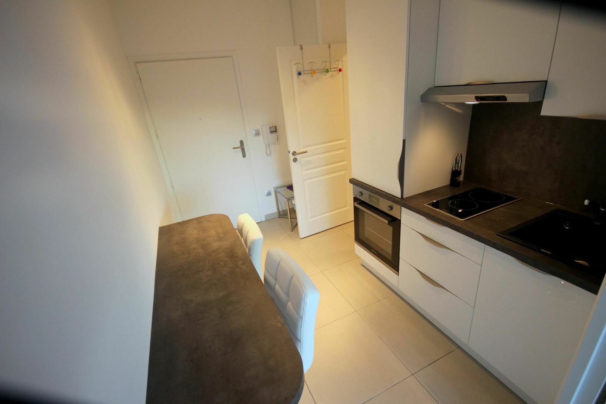 In Cannes, With Wonderful Mountain View, Terrace And Wifi - 500 Apartment Cannes