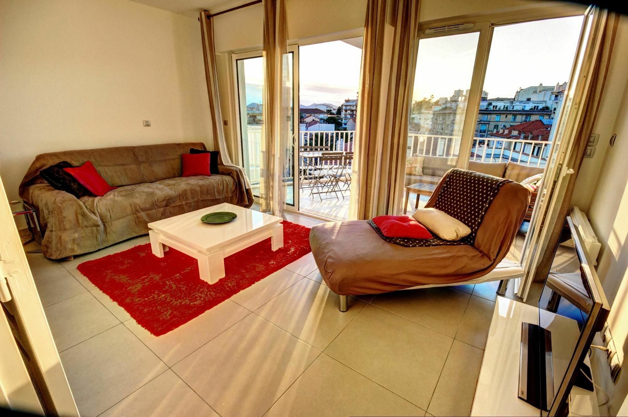 In Cannes, With Wonderful Mountain View, Terrace And Wifi - 500 * Cannes