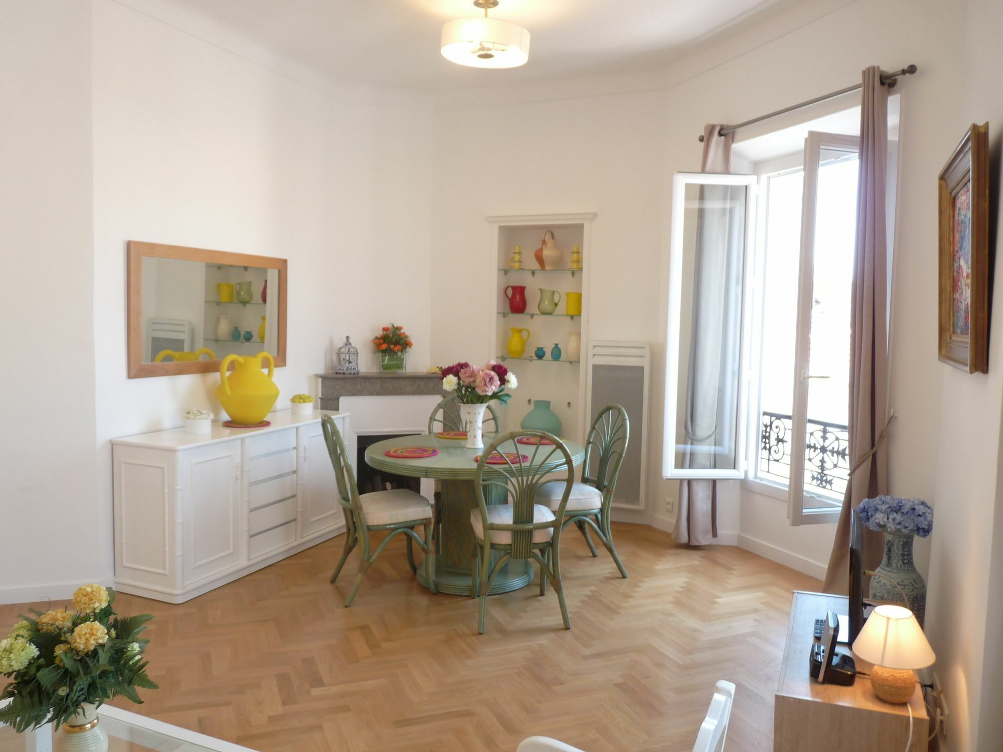 Apartment: Steps From Palais & Croisette Apartment