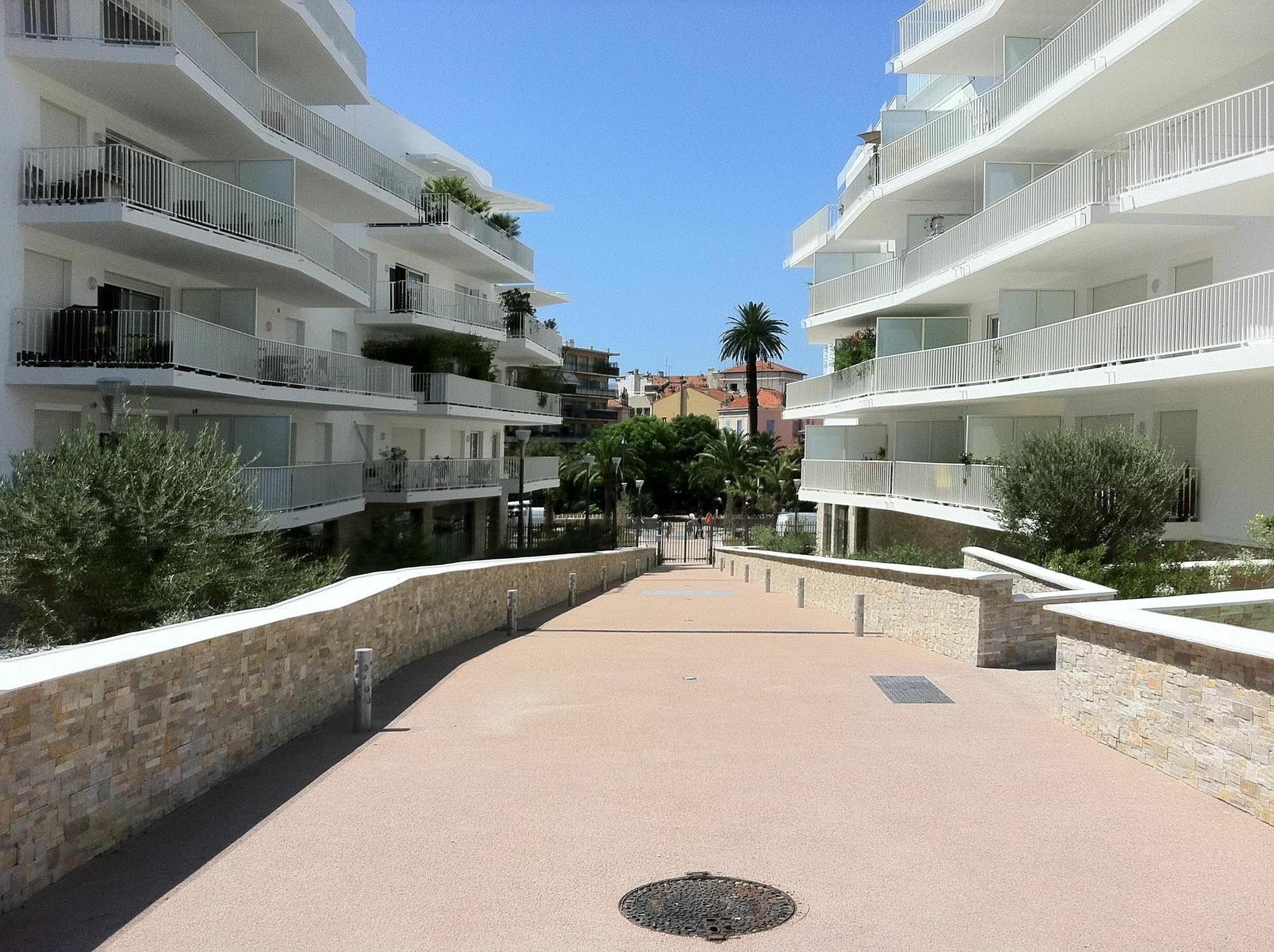 In Cannes, With Wonderful Mountain View, Terrace And Wifi - 500