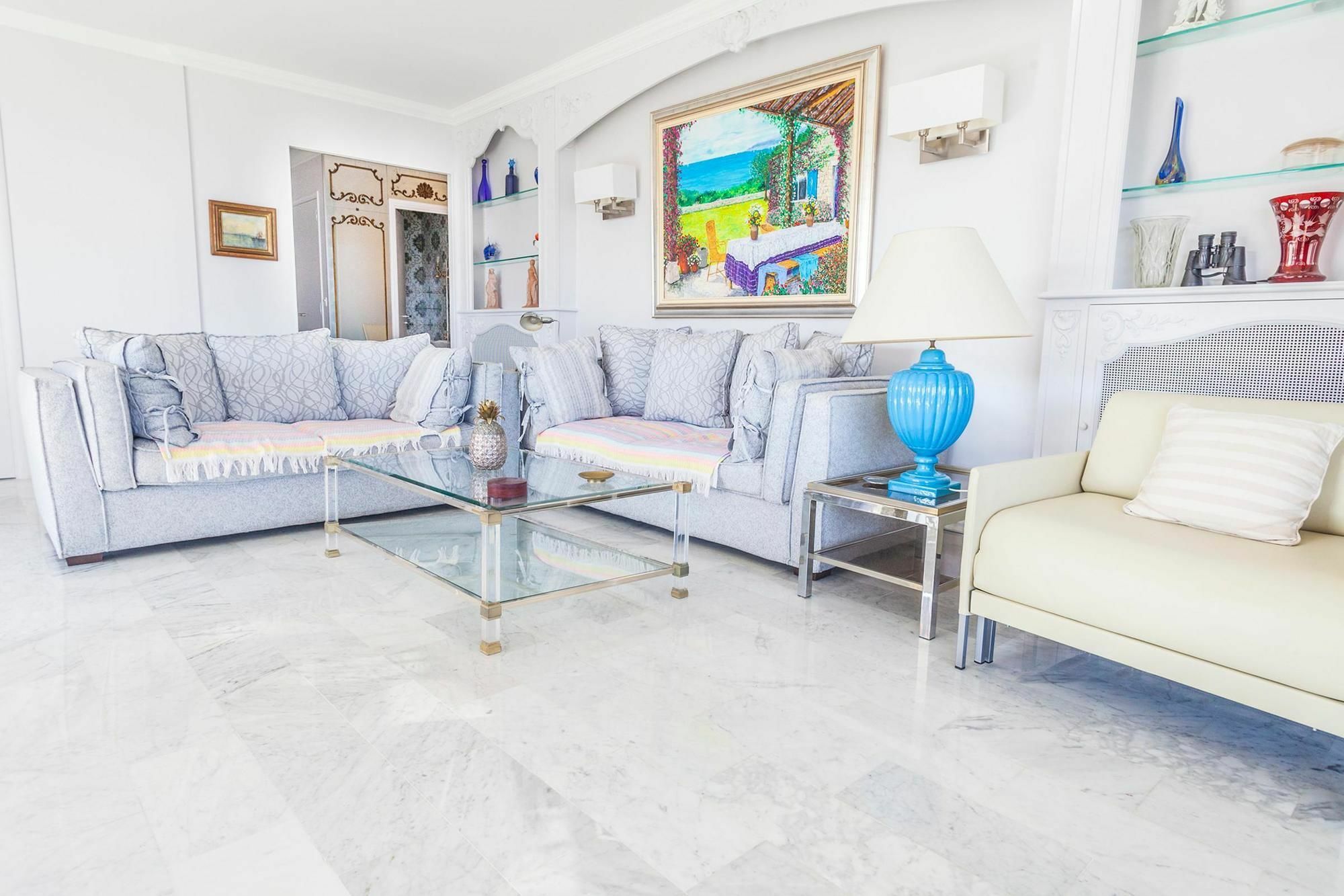 Le Moure Rouge Apartment