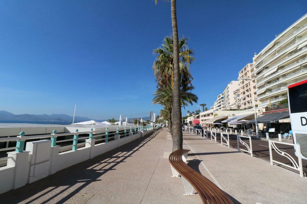 Amazing Sea View 2 Bedroom Front 303 Apartment