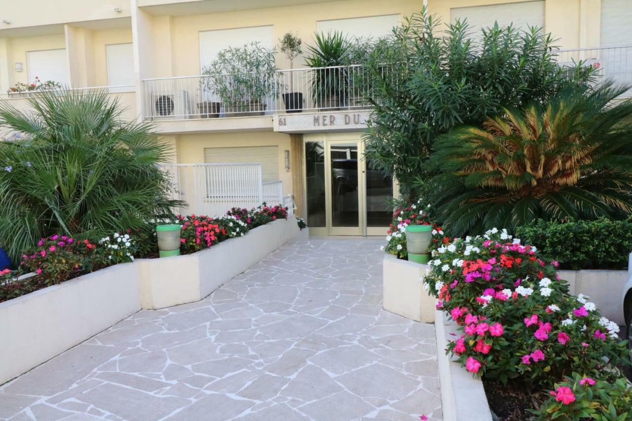 Amazing Sea View 2 Bedroom Front 303 *