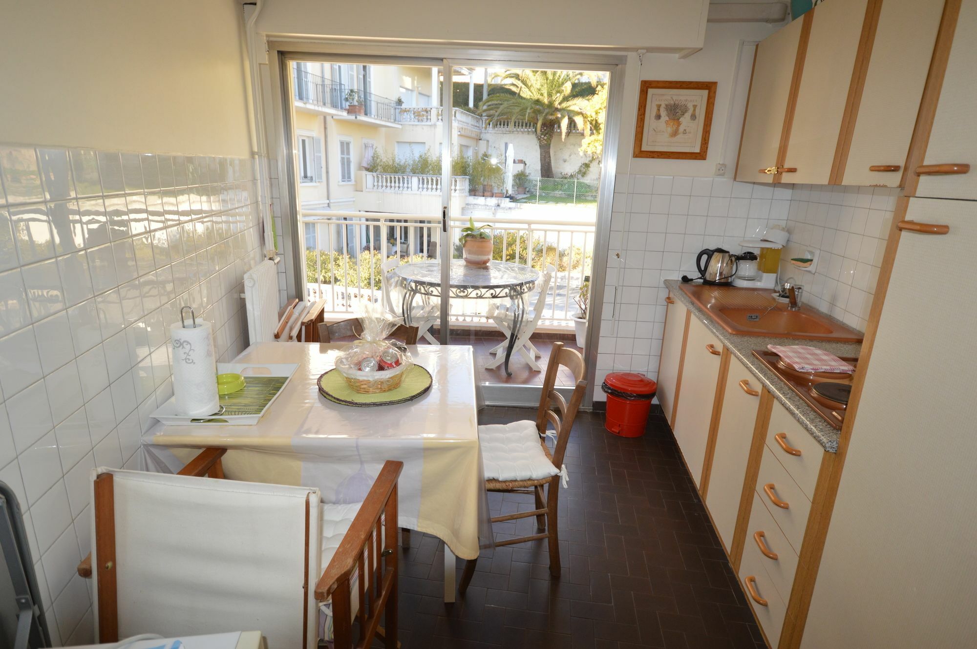 Cute & Spacious Marie Antoinette Apartment