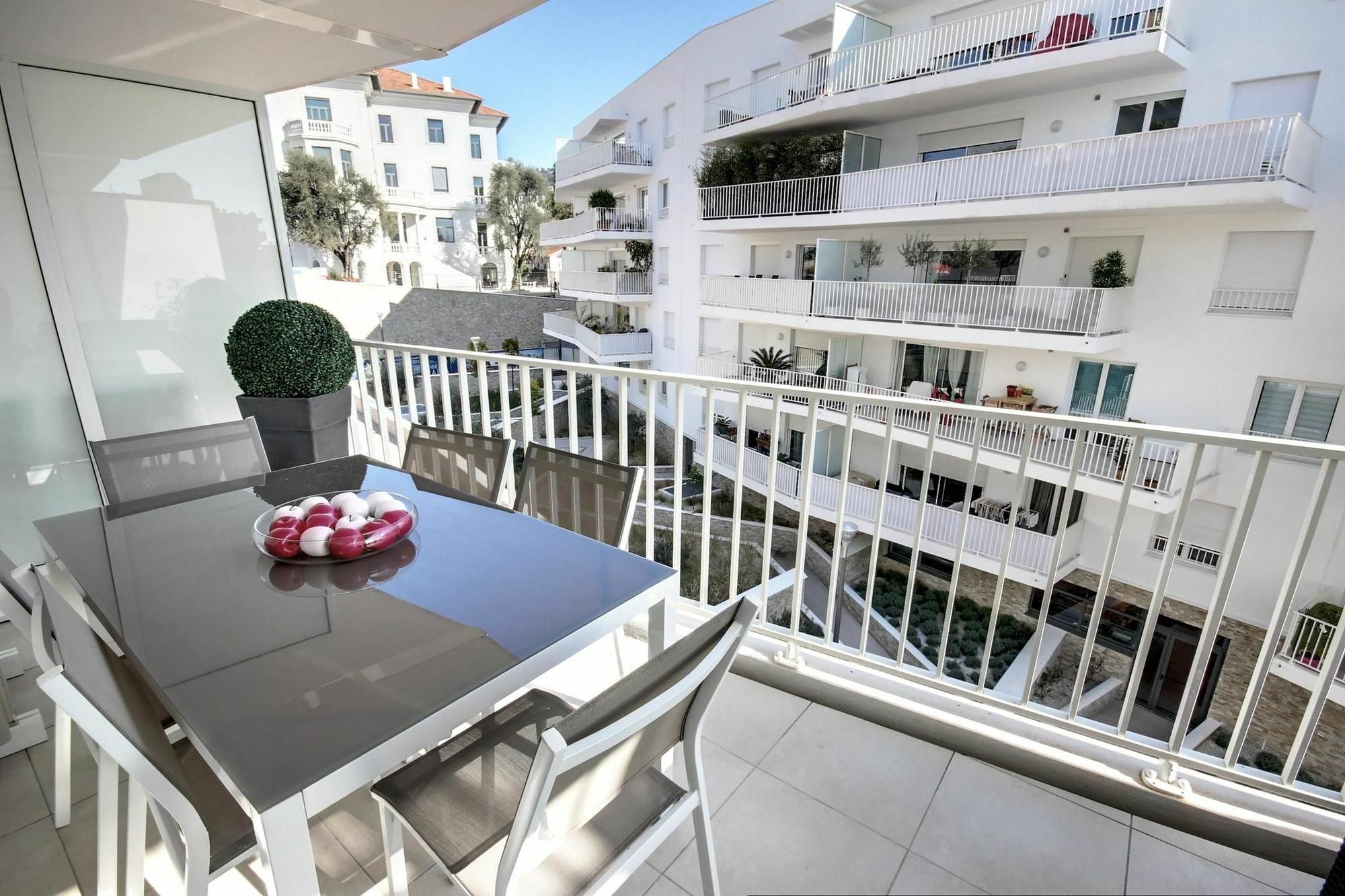 With 2 Bedrooms In Cannes, With Wonderful View, Furnish Apartment Cannes