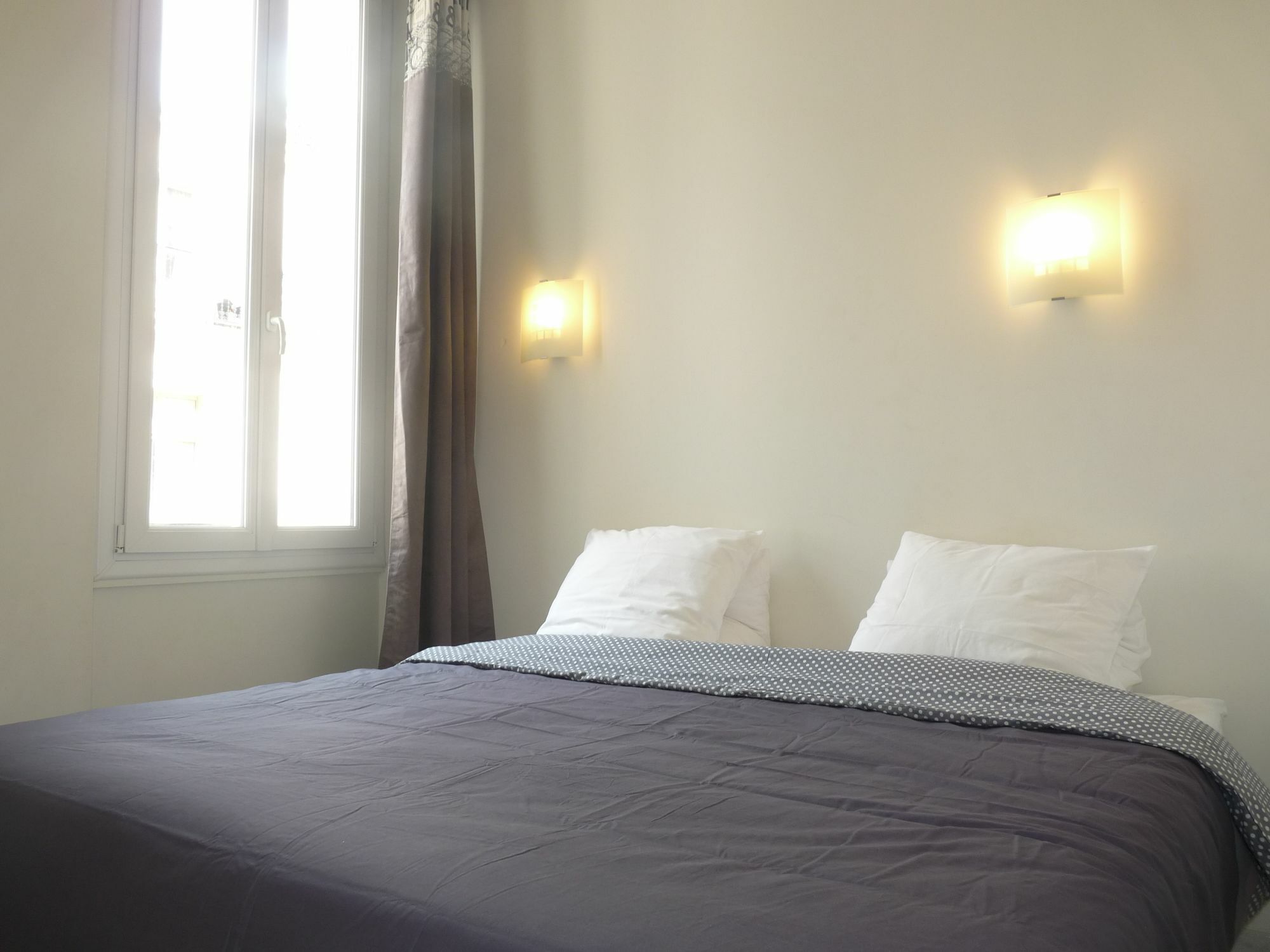 Sofia Lacomb Apartment Cannes