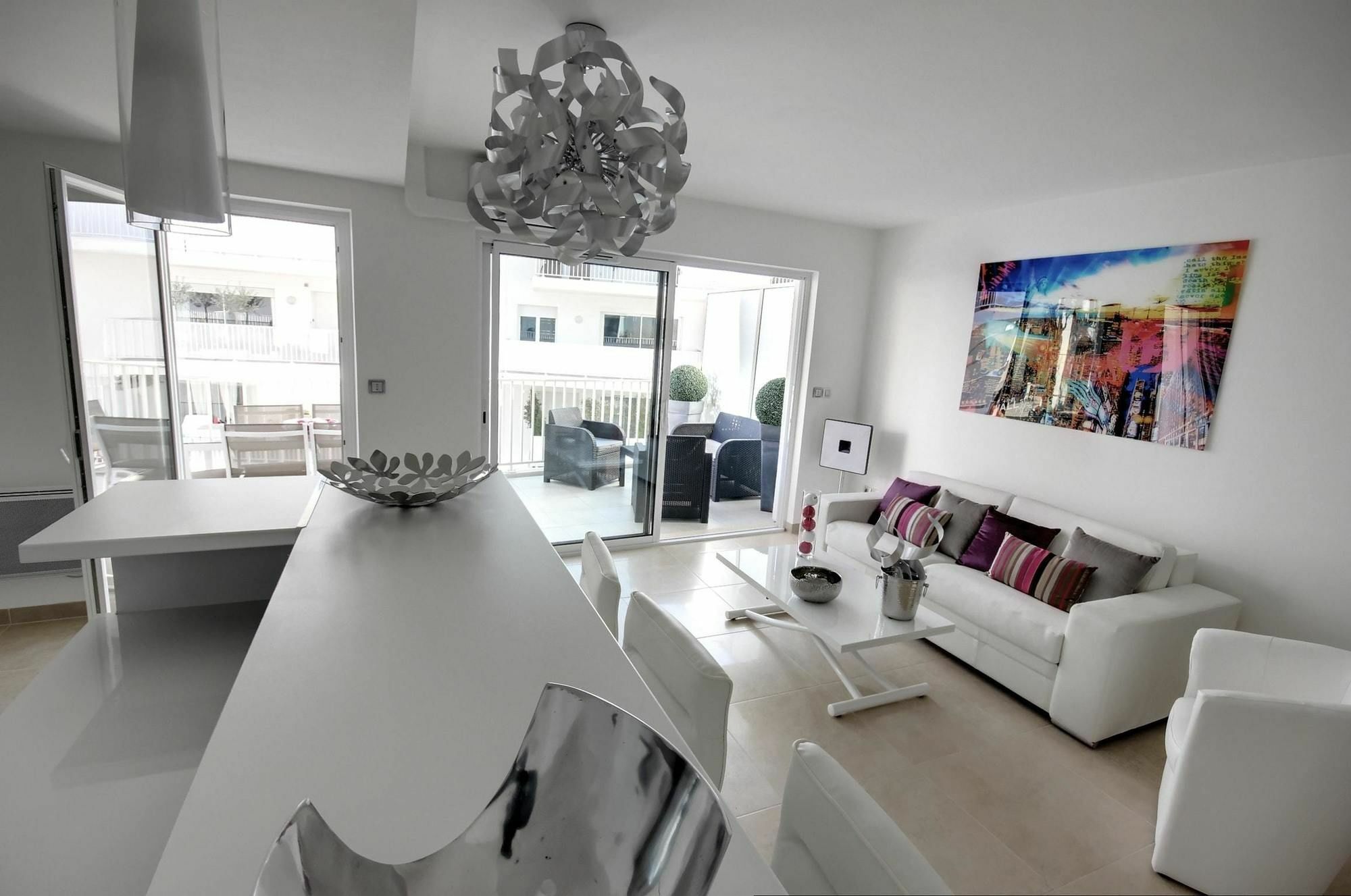 With 2 Bedrooms In Cannes, With Wonderful View, Furnish * Cannes