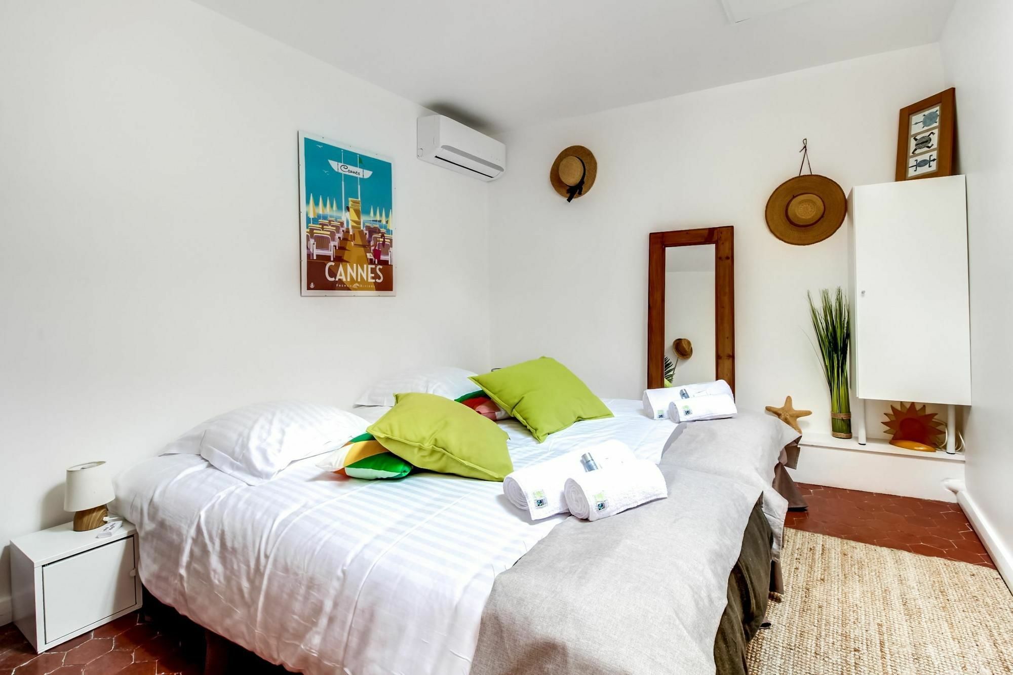 3 Meynadier 1 Apartment