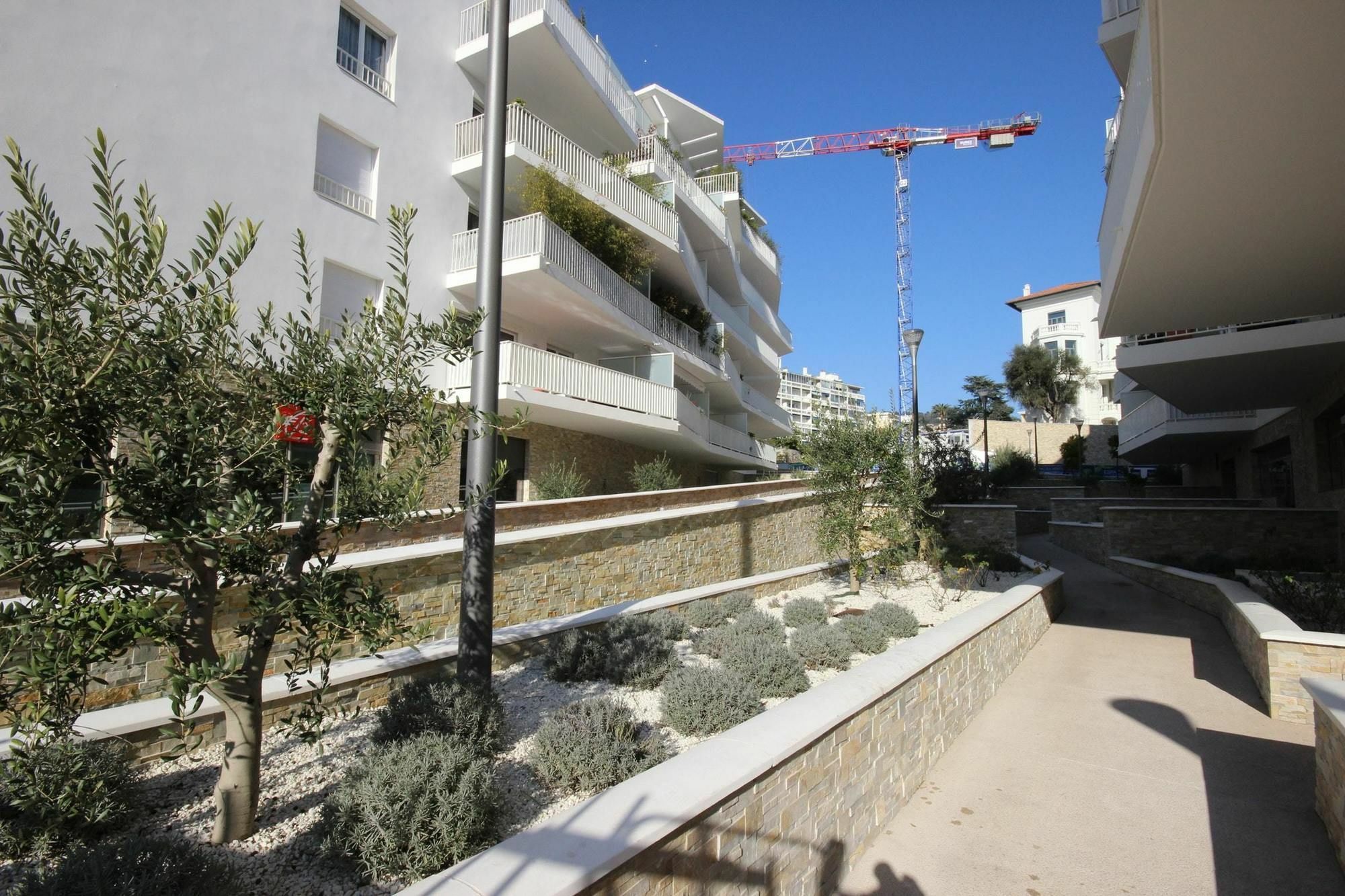 With 2 Bedrooms In Cannes, With Wonderful View, Furnish Apartment Cannes