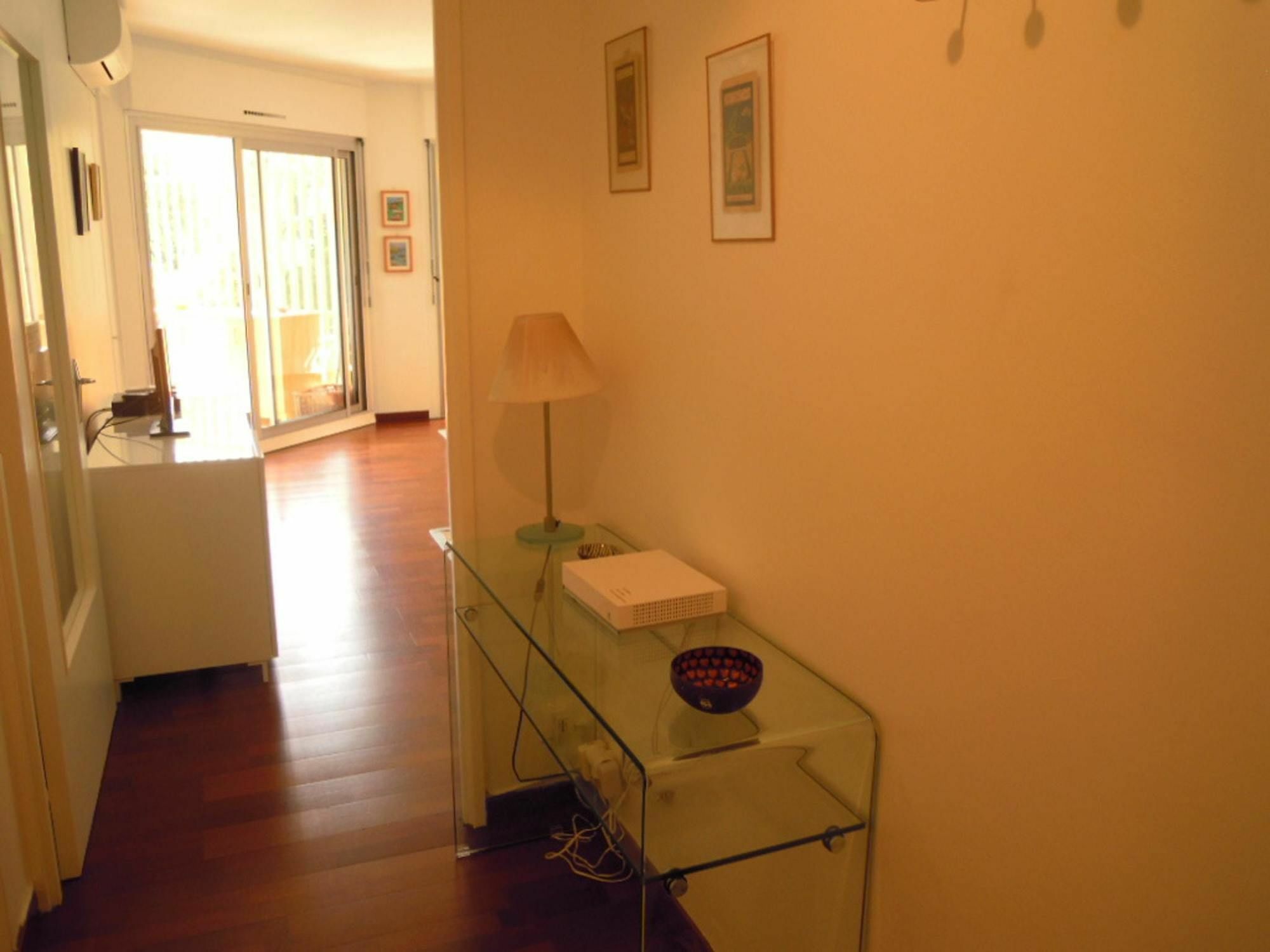 With 2 Bedrooms In Cannes, With Wonderful Sea View, Furnishe Cannes