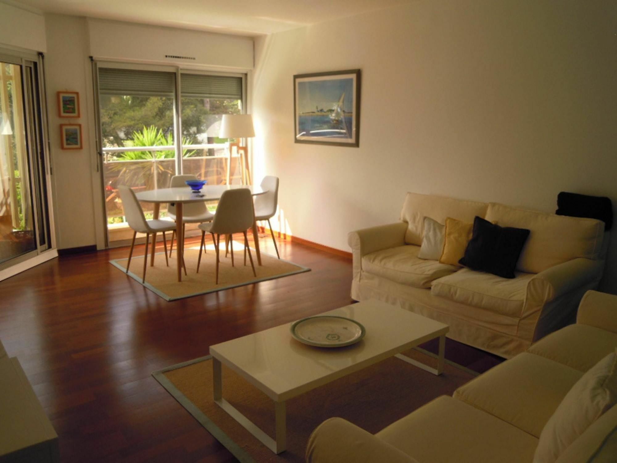 With 2 Bedrooms In Cannes, With Wonderful Sea View, Furnishe Apartment