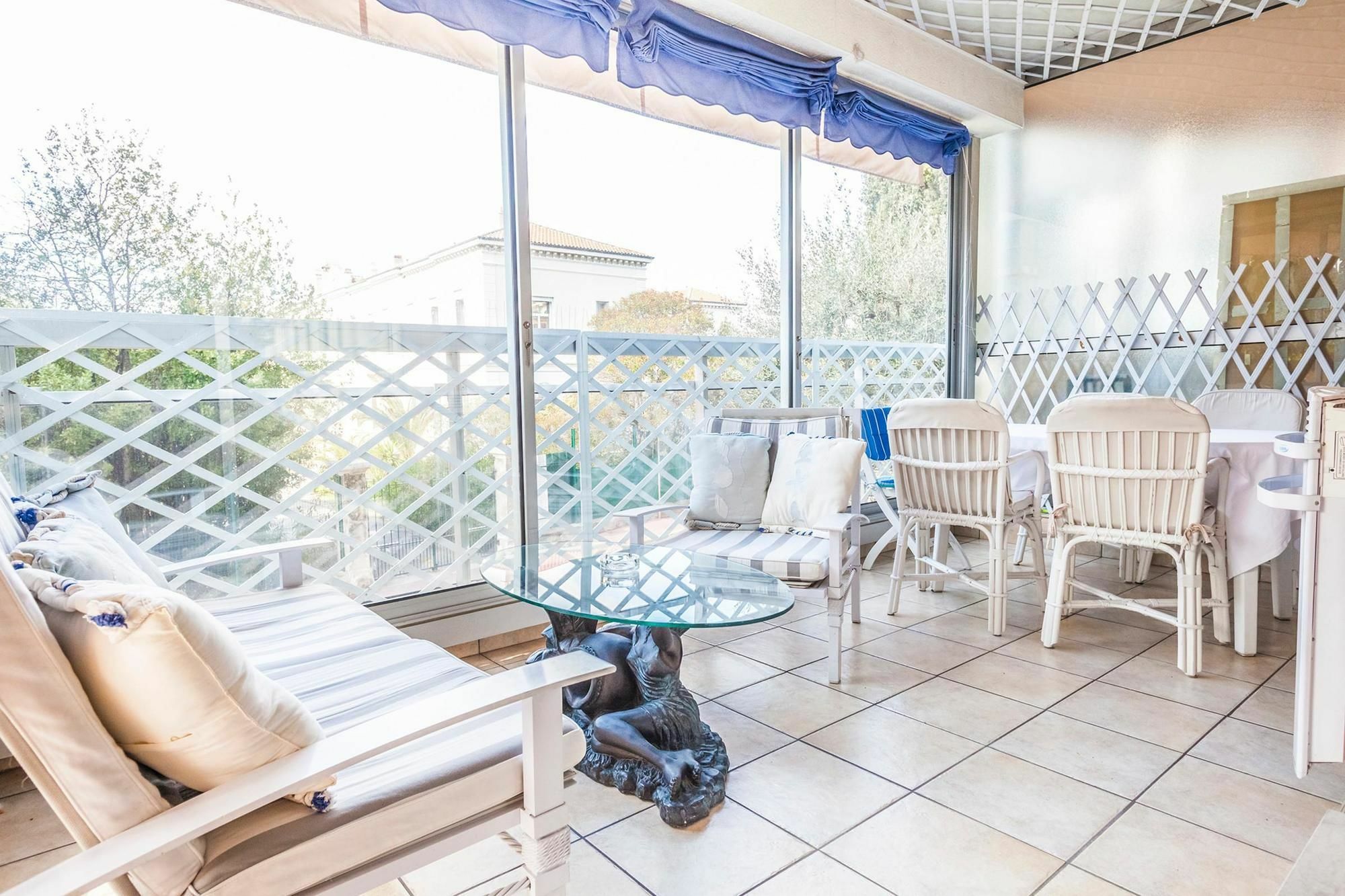 11 Alexandre Iii 2 * Cannes