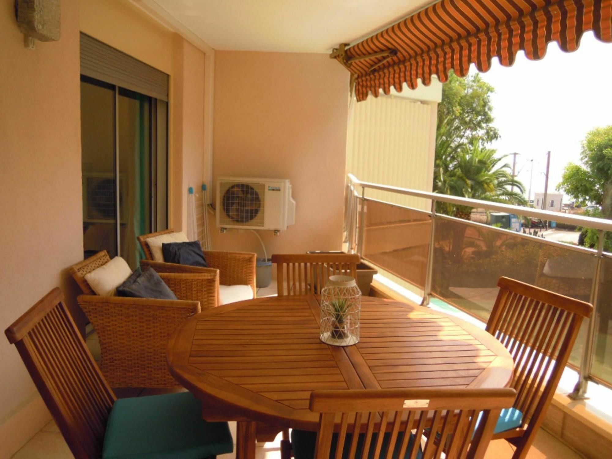 With 2 Bedrooms In Cannes, With Wonderful Sea View, Furnishe * Cannes