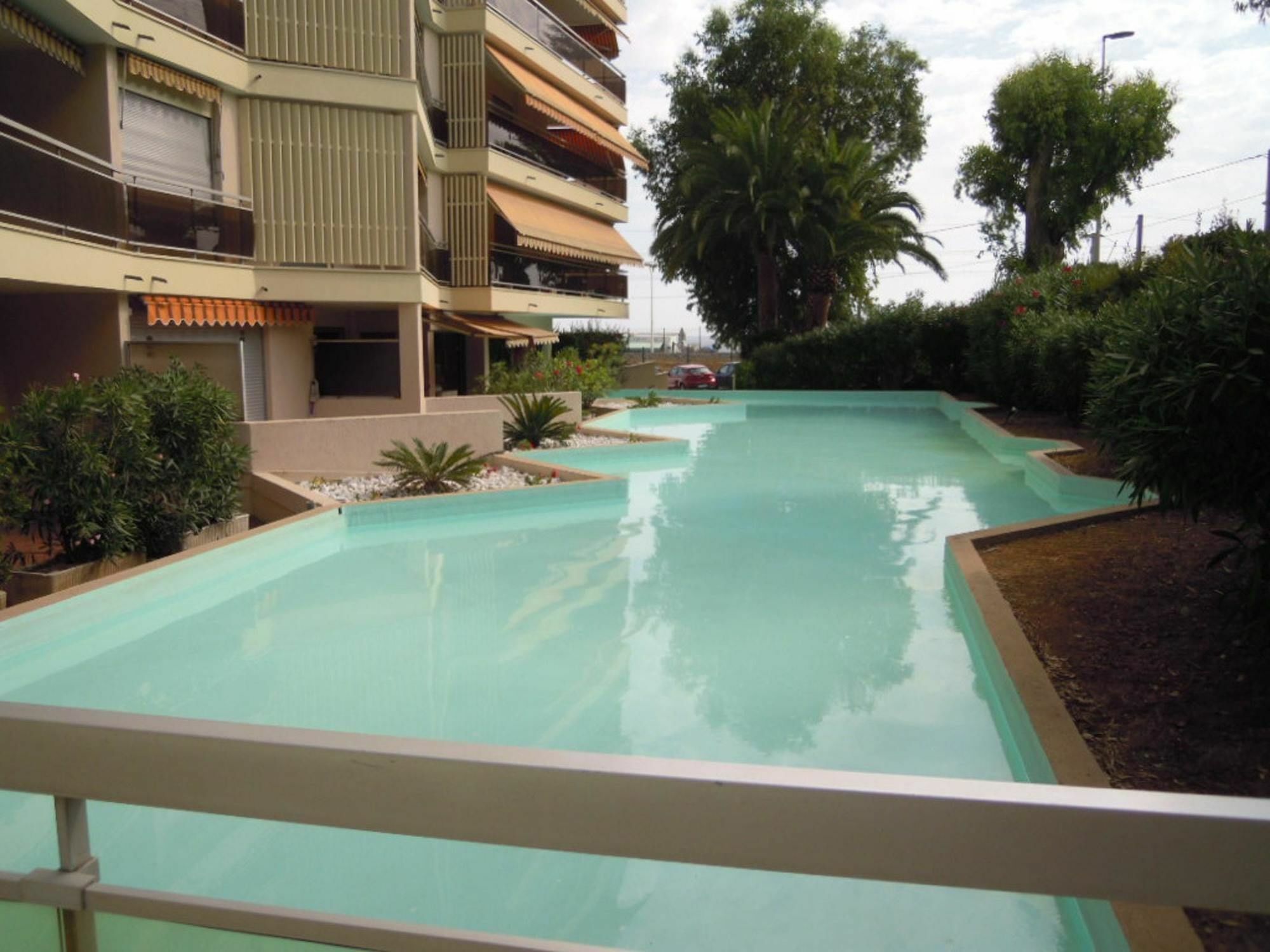 With 2 Bedrooms In Cannes, With Wonderful Sea View, Furnishe Apartment
