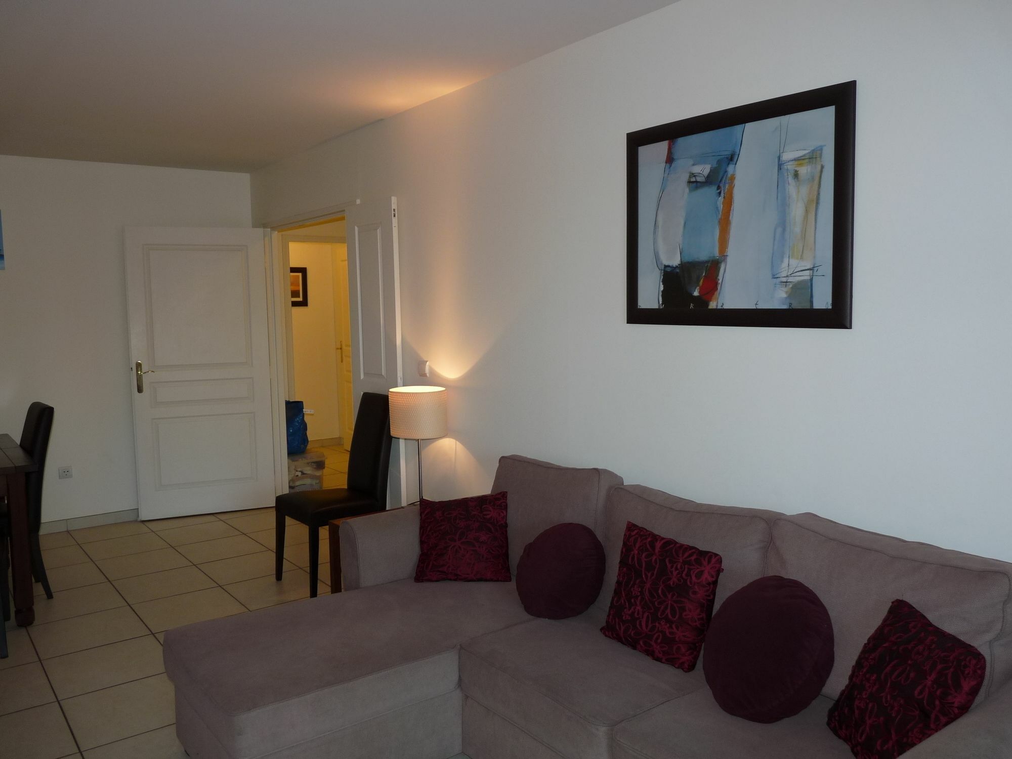 Apartment Romance B
